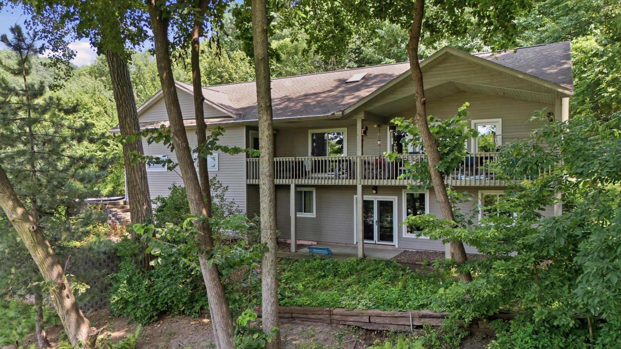 W1497 Riverview Ct — photo