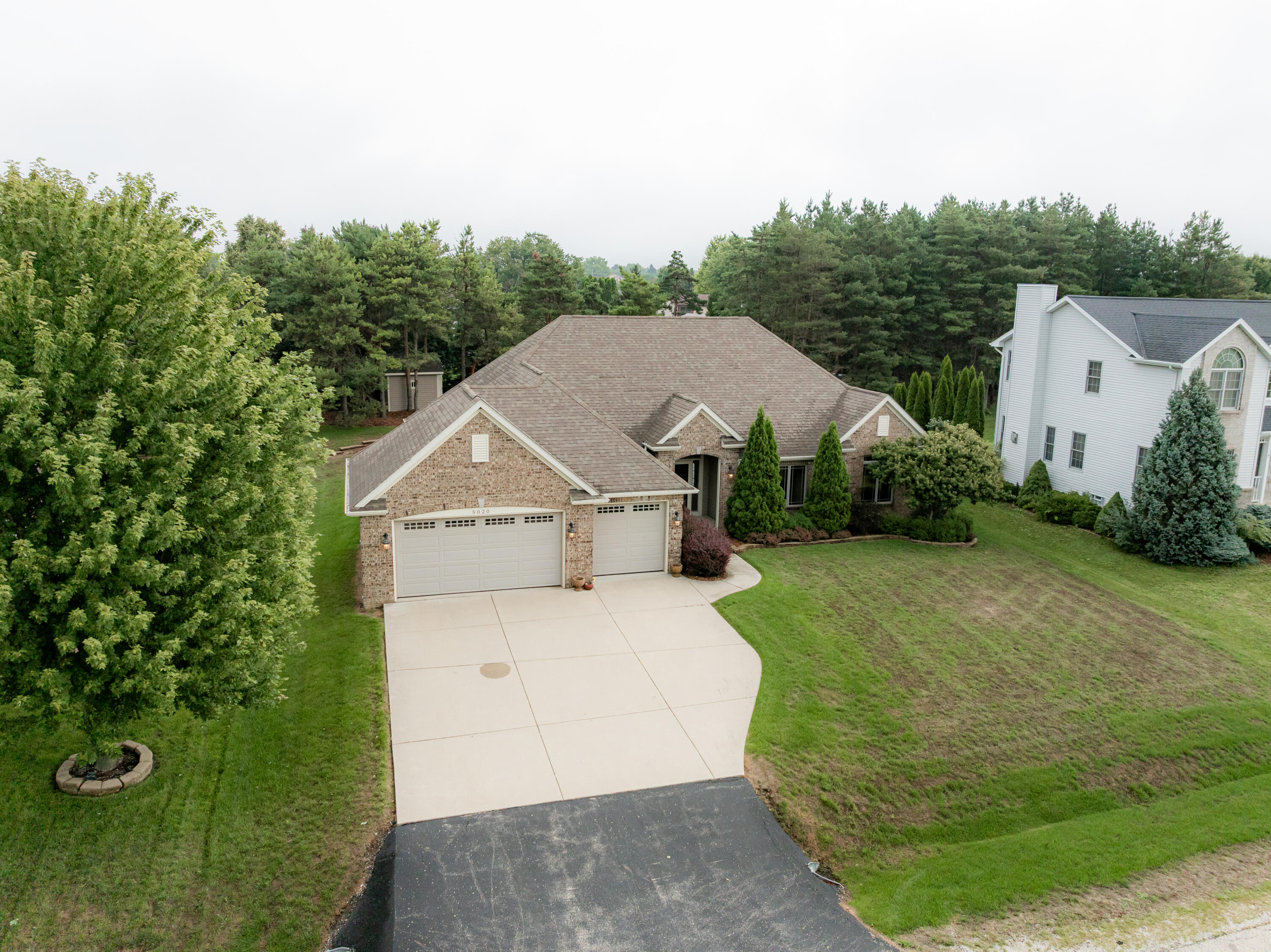 5020 Pine Tree Cir — photo