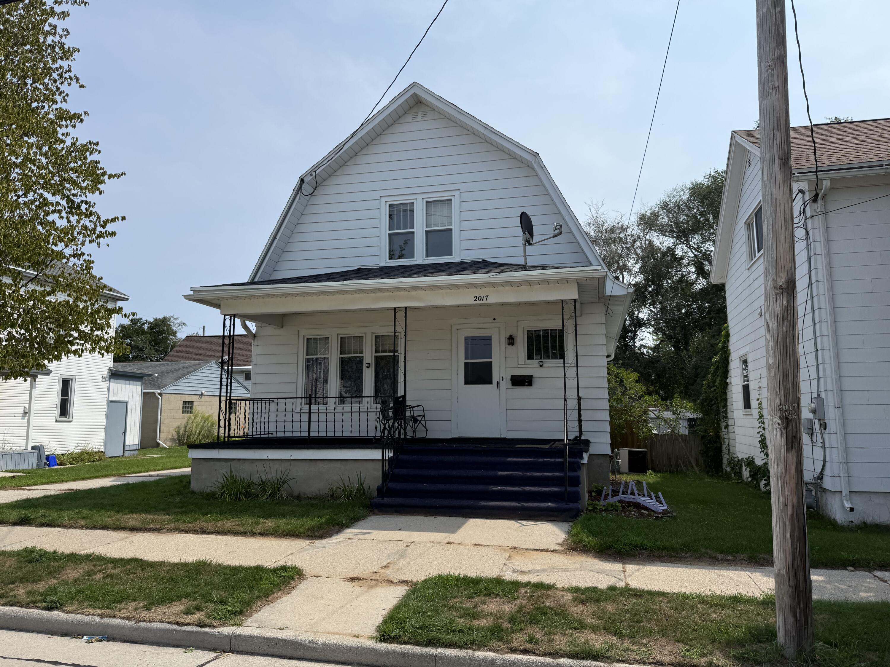 2017 Adams St — photo