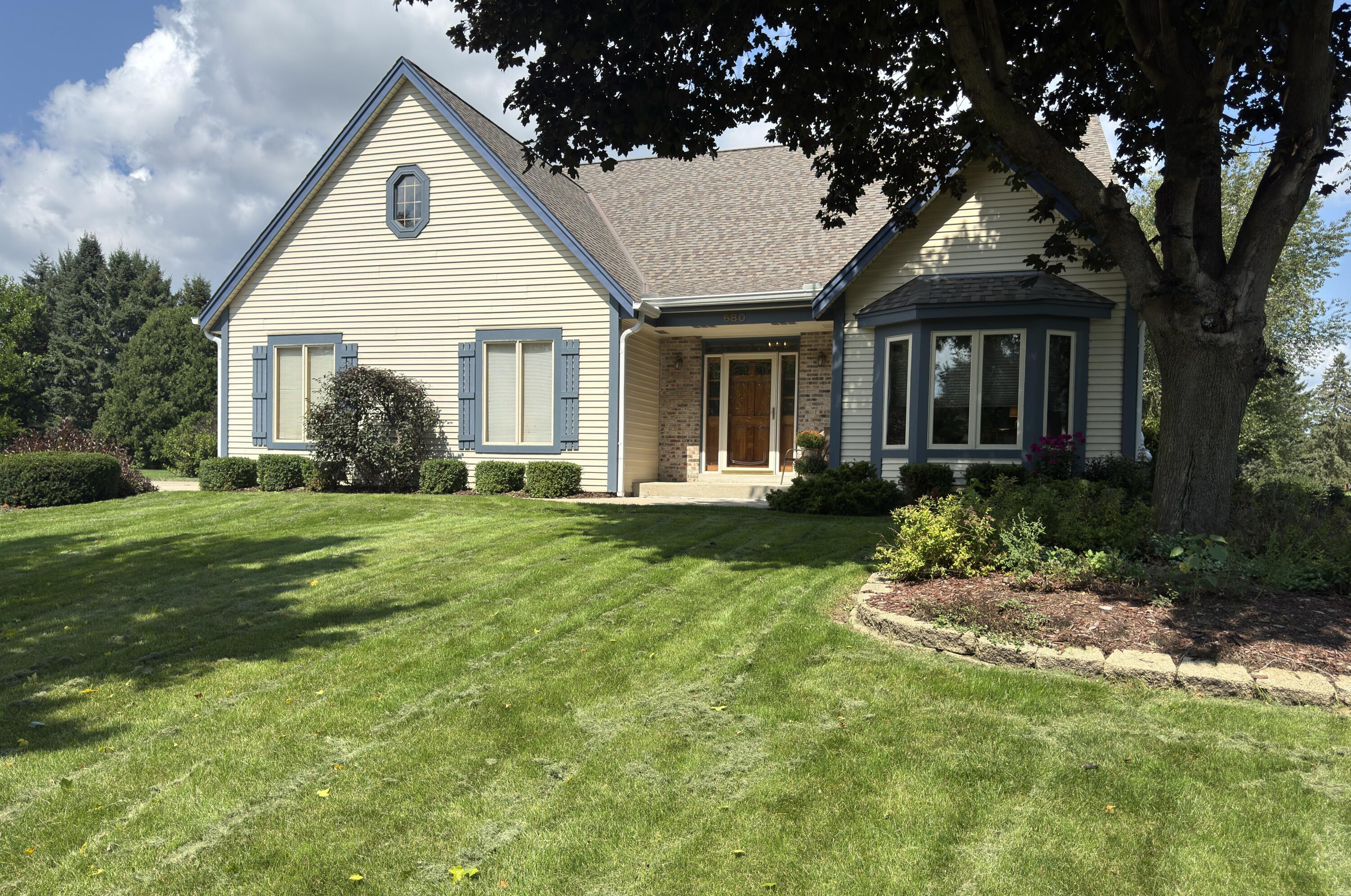 680 River Meadow Dr — photo