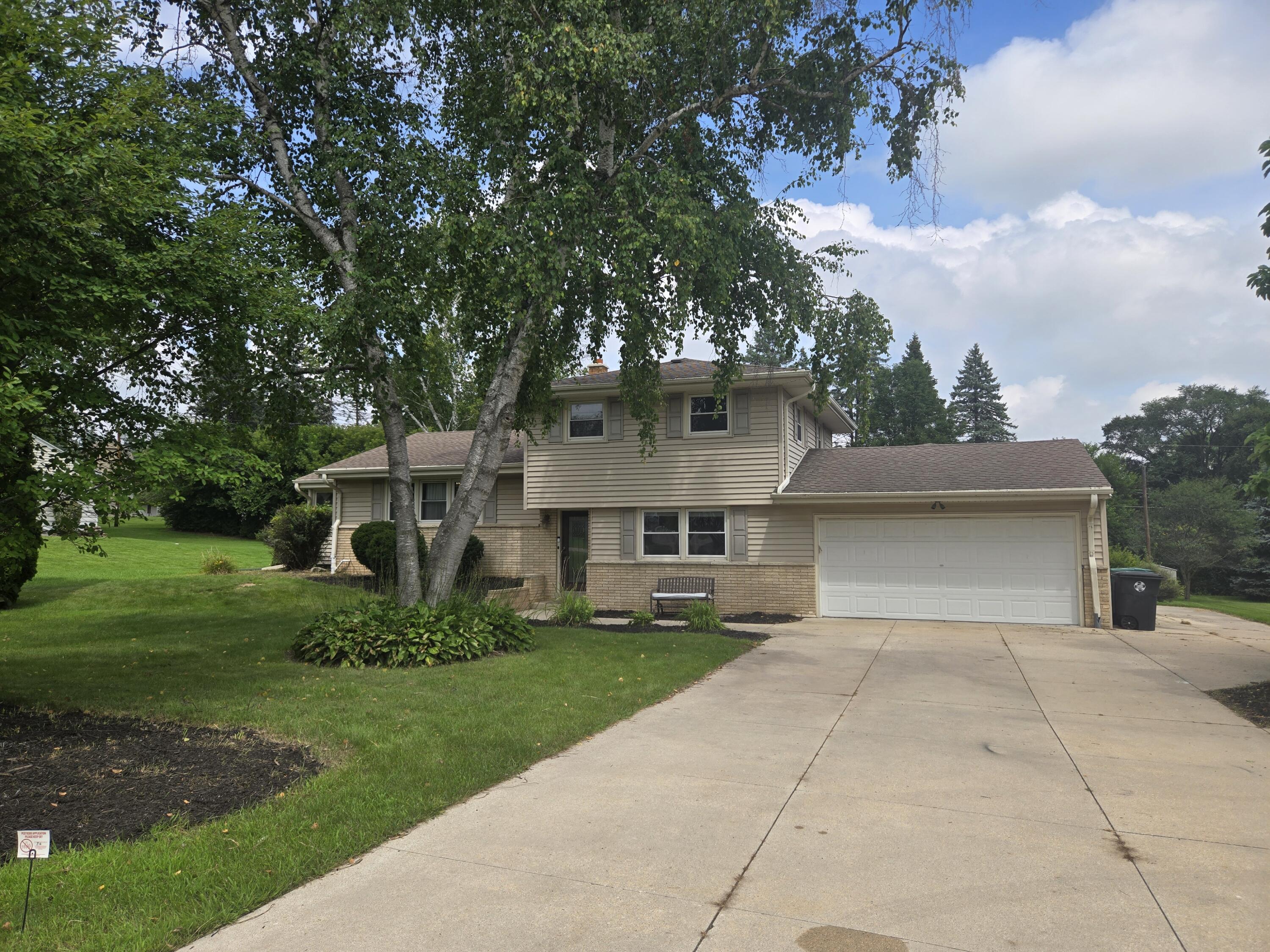 N71W13776 Nicolet Ct — photo