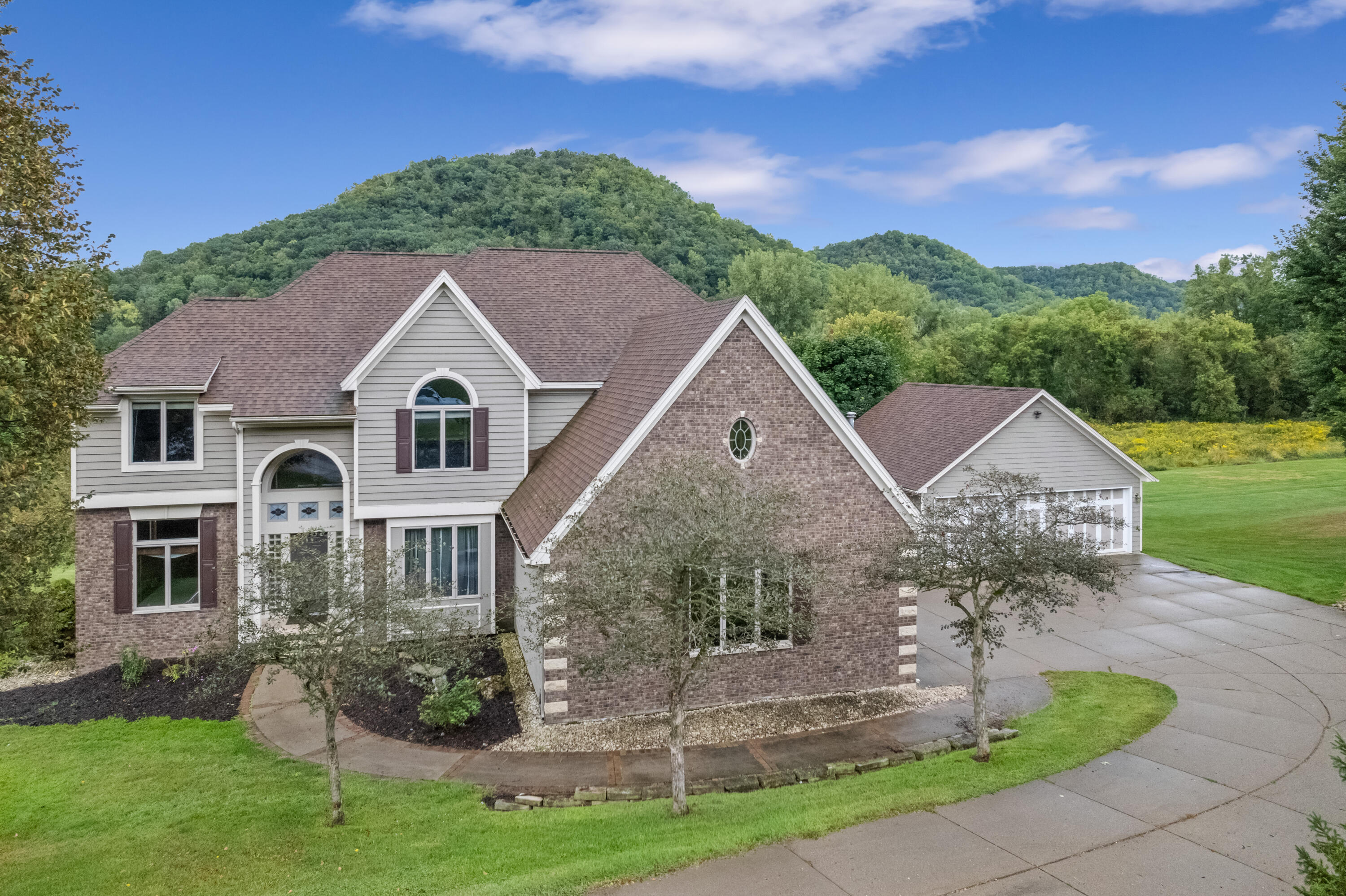 801 Spring Brook Dr — photo