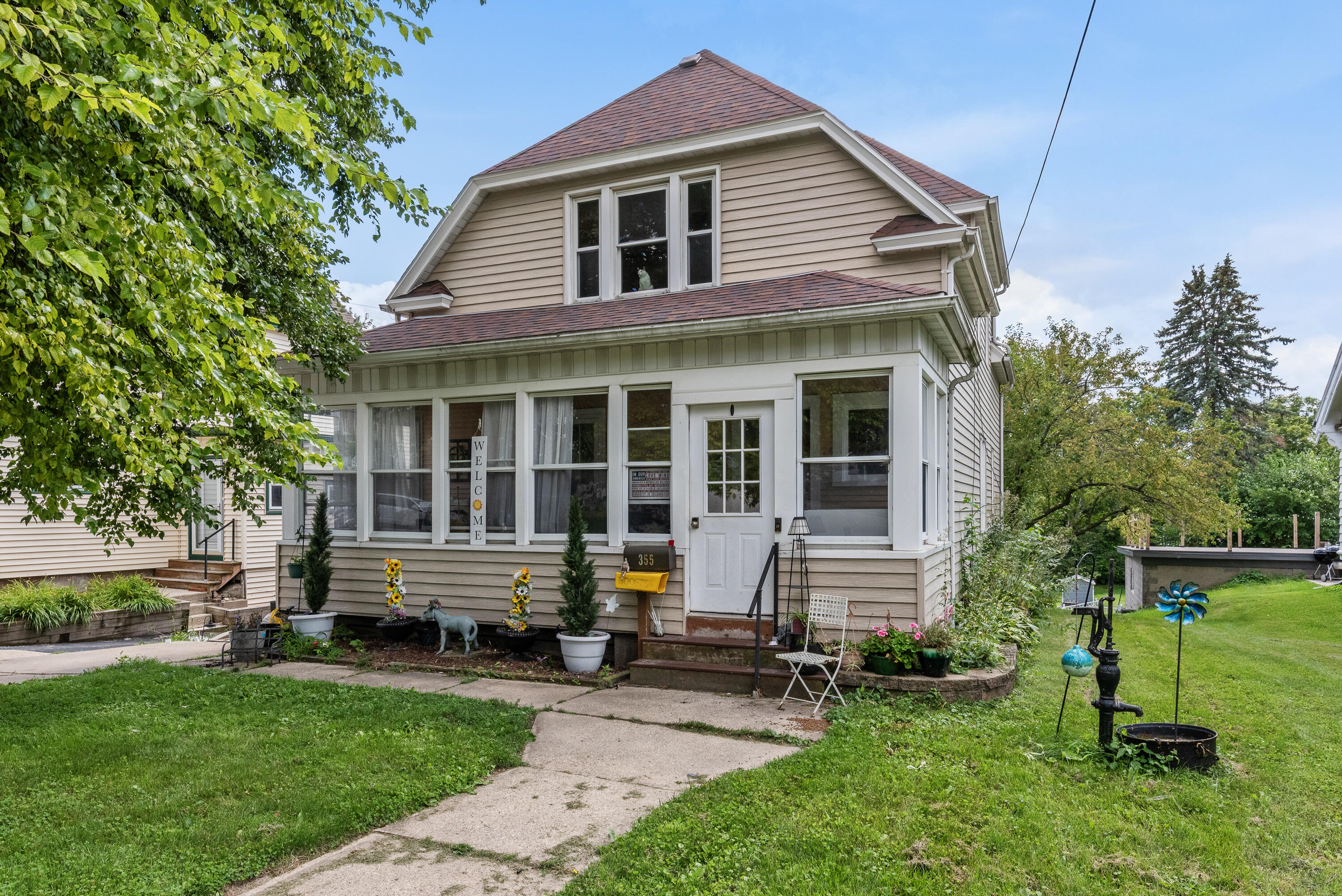 355 W State St — photo