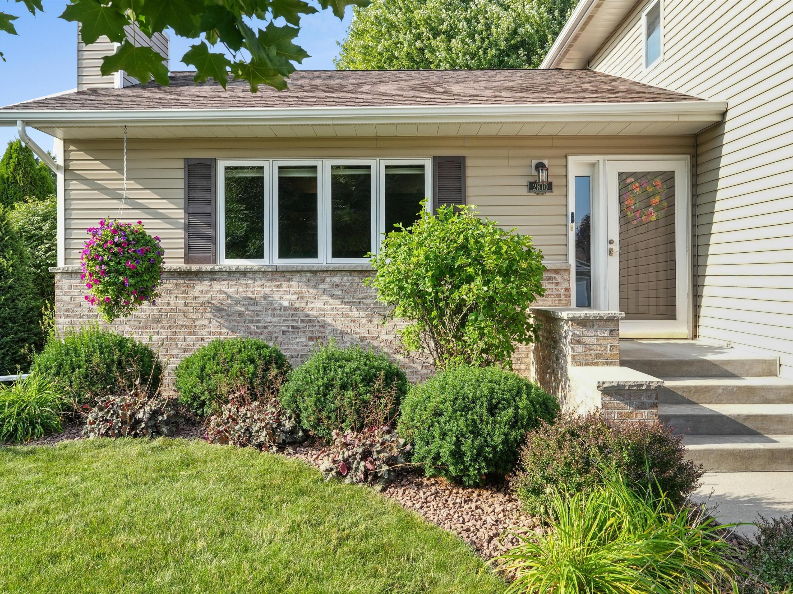 2810 44th St, Two Rivers, WI 54241 — photo 2