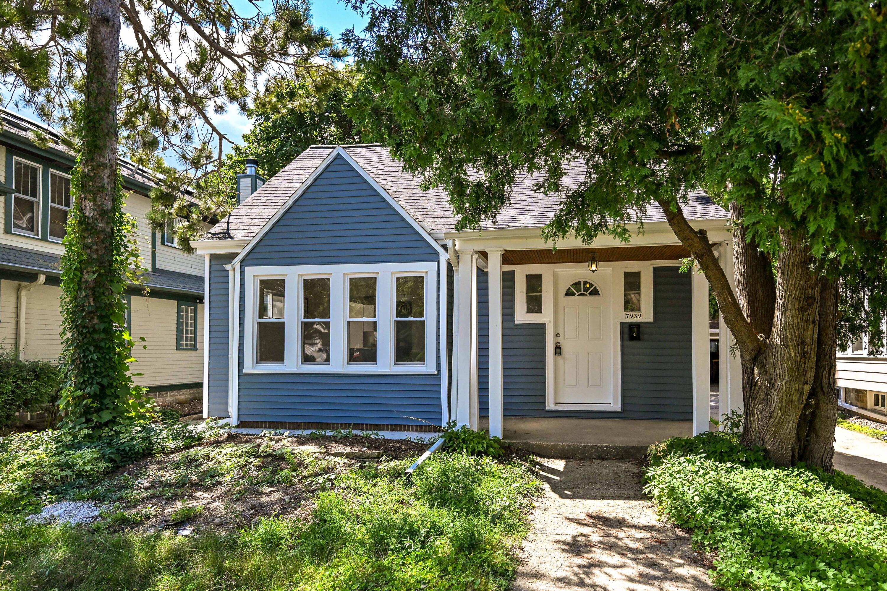 7939 Hillcrest Dr — photo