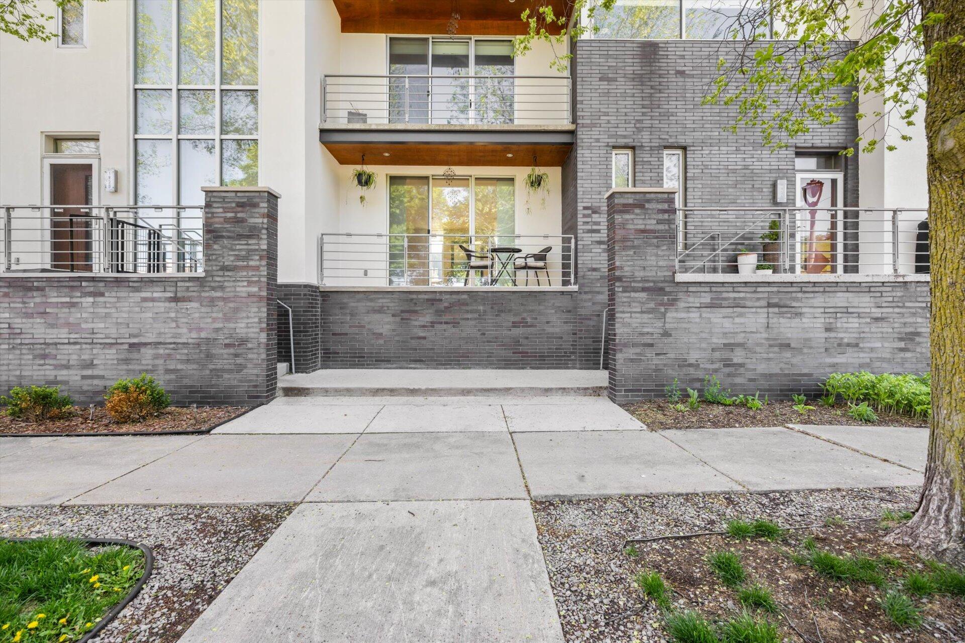 1929 N Pierce St, 15 — photo