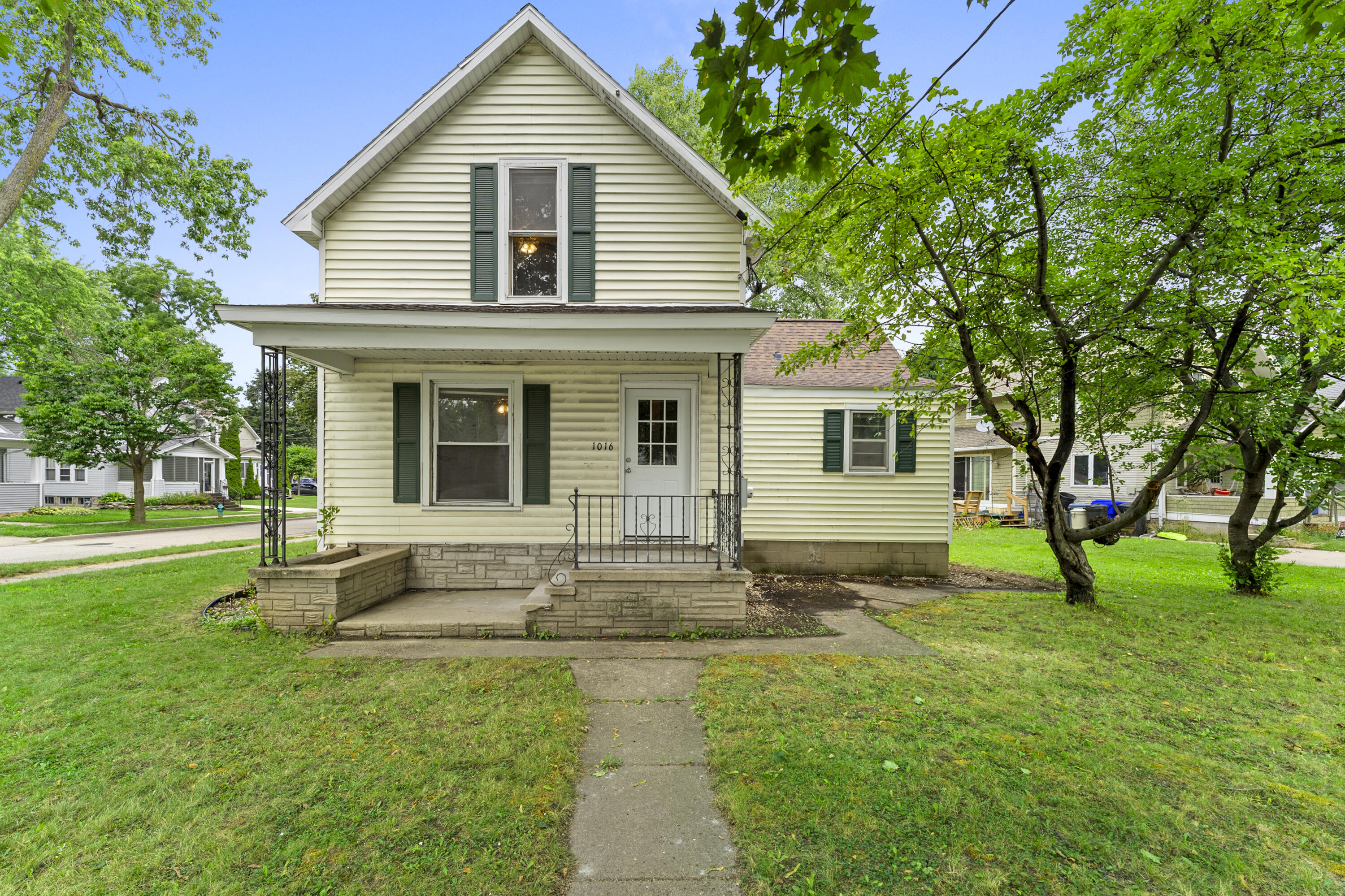 1016 E Vine St, Appleton, WI 54911 — photo 2