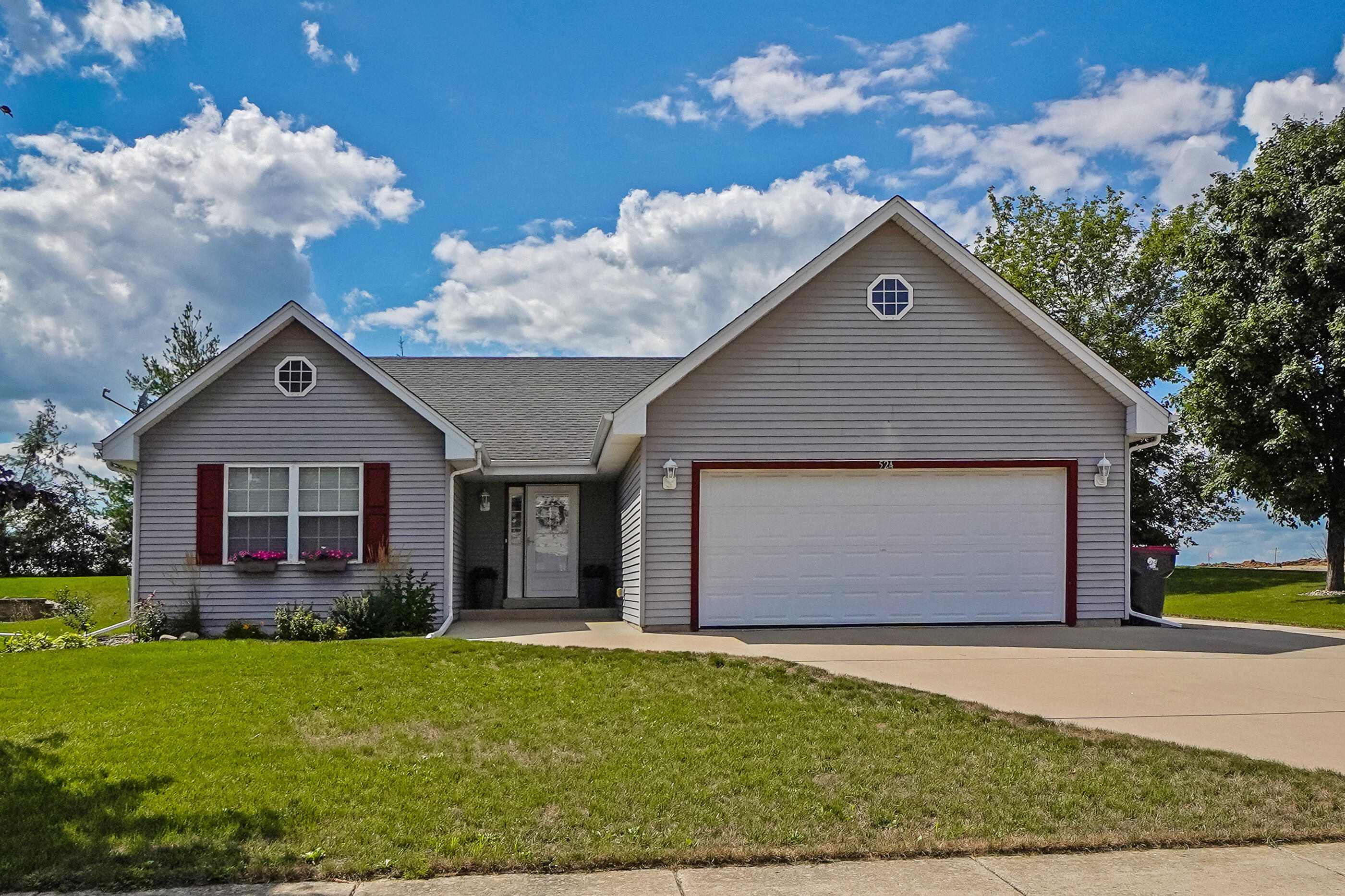 524 Parkview Dr — photo