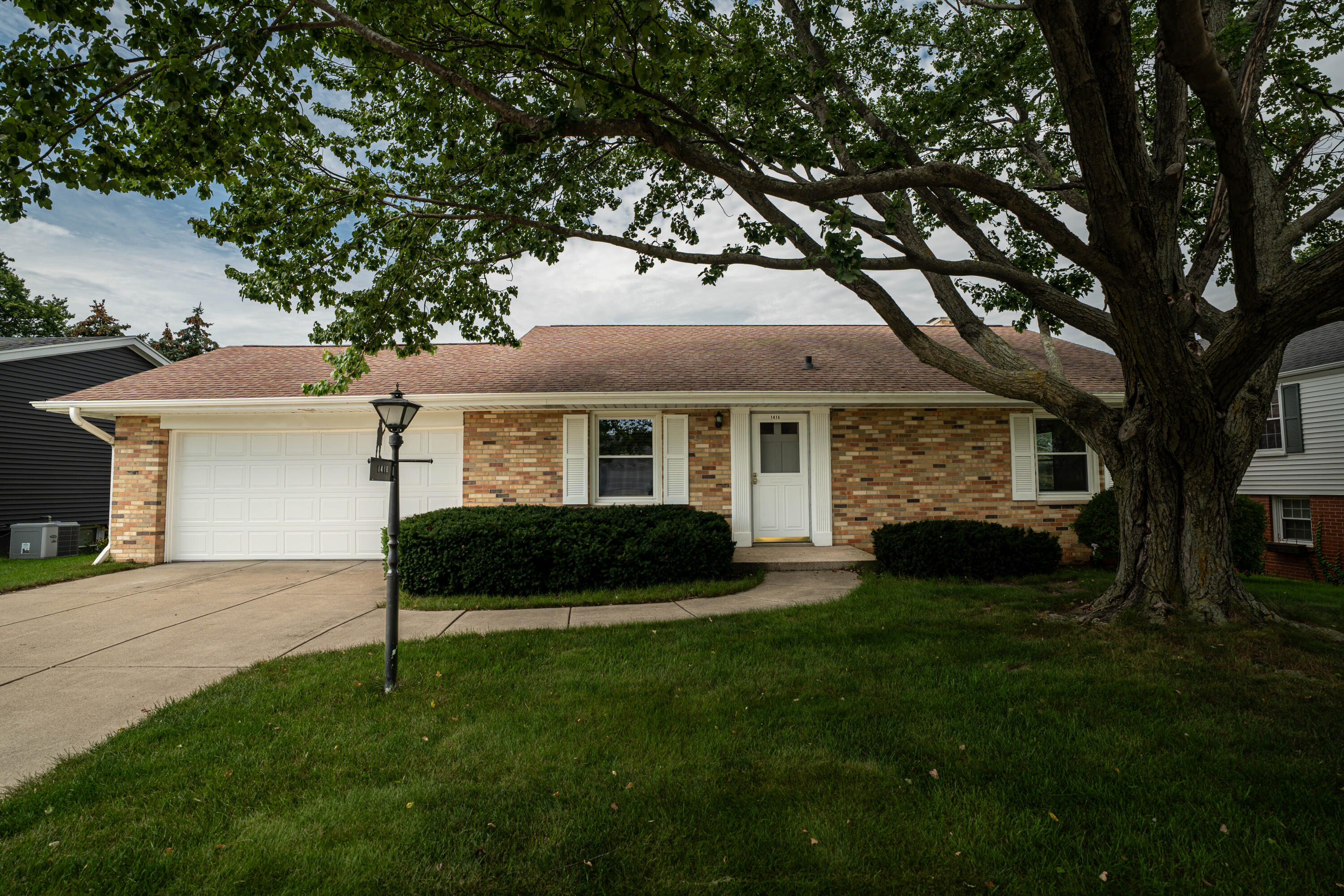 1416 Spring Valley Dr — photo