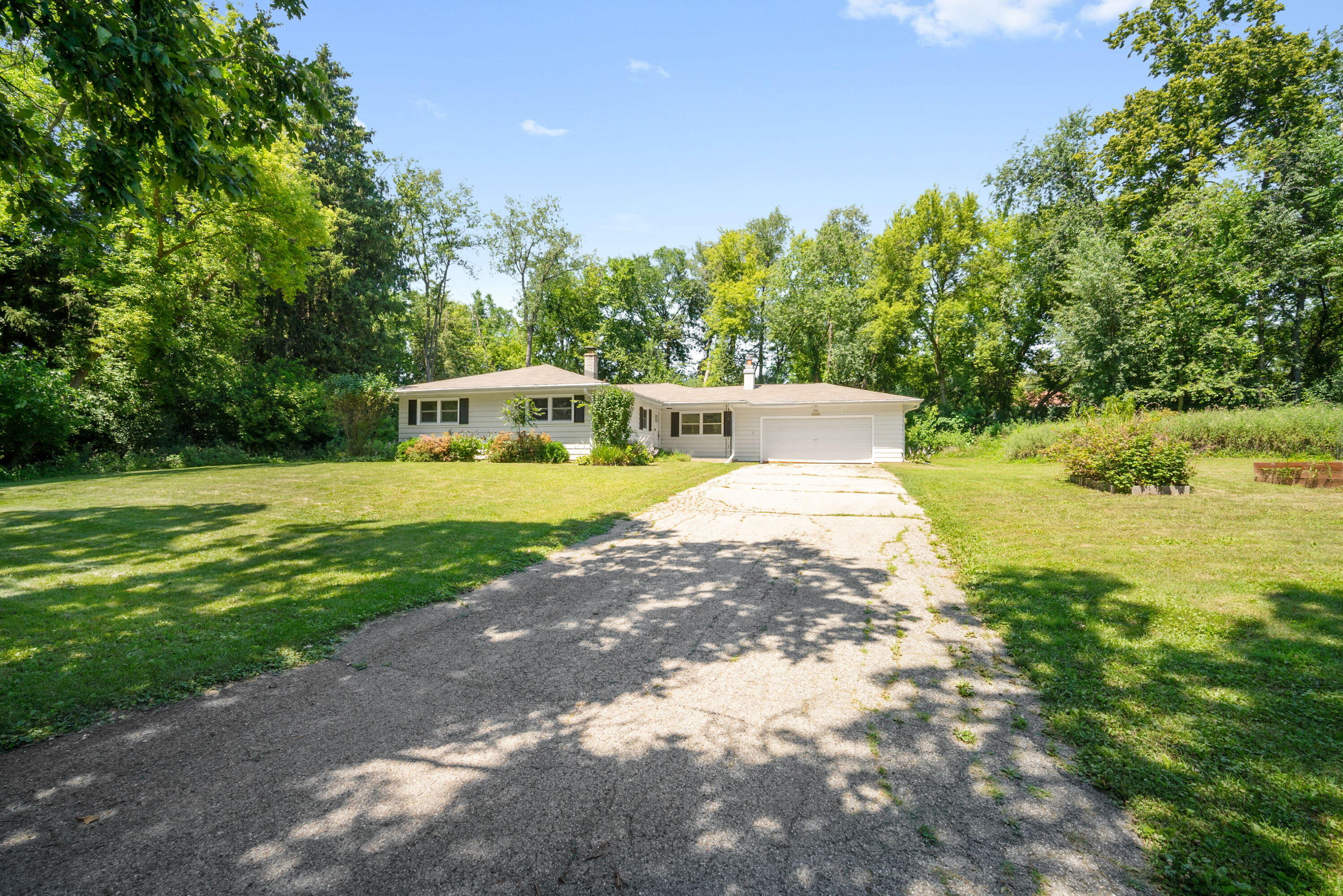 N70W39060 Foster Dr — photo