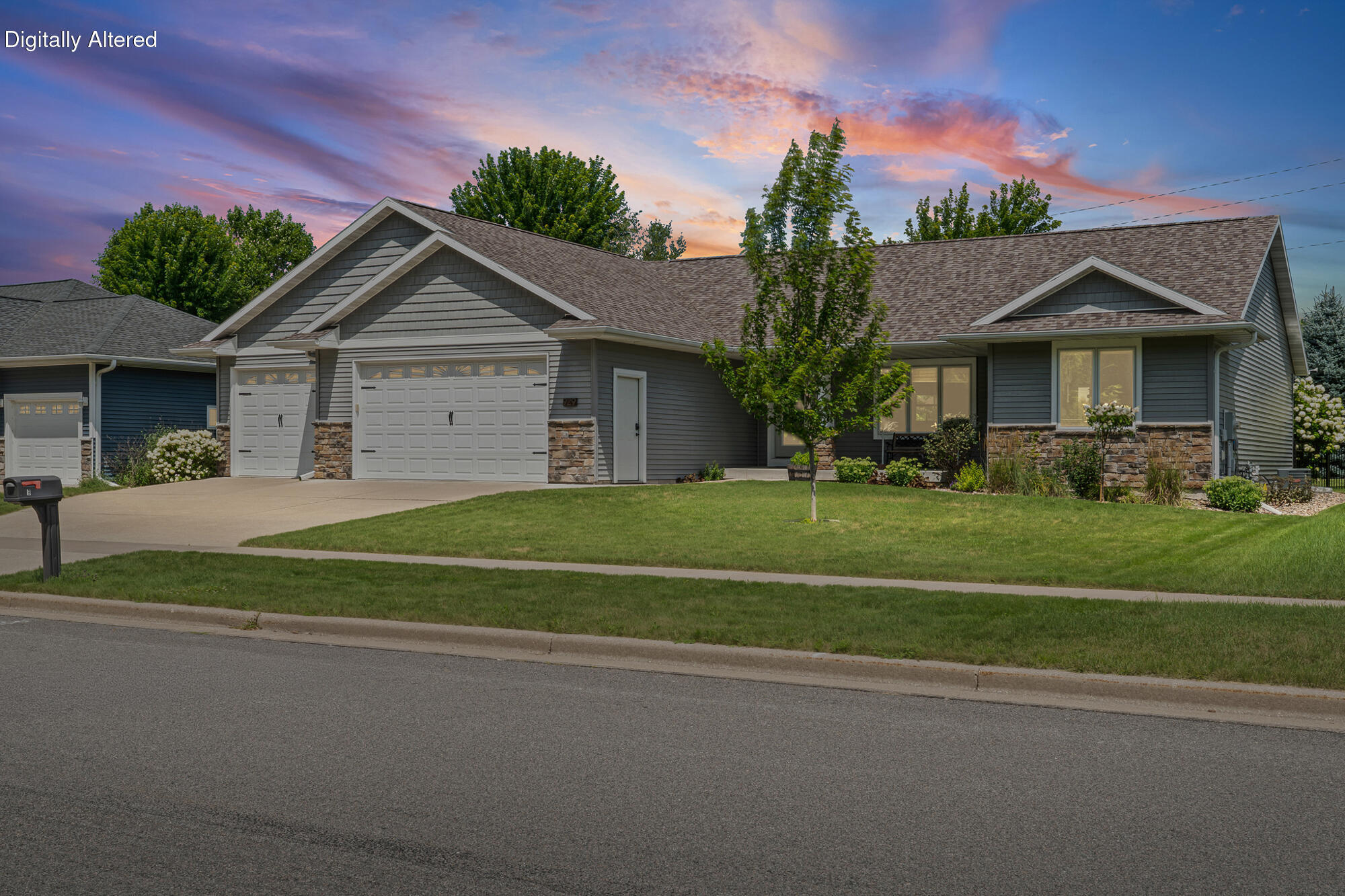 929 Rolling Oaks Dr — photo