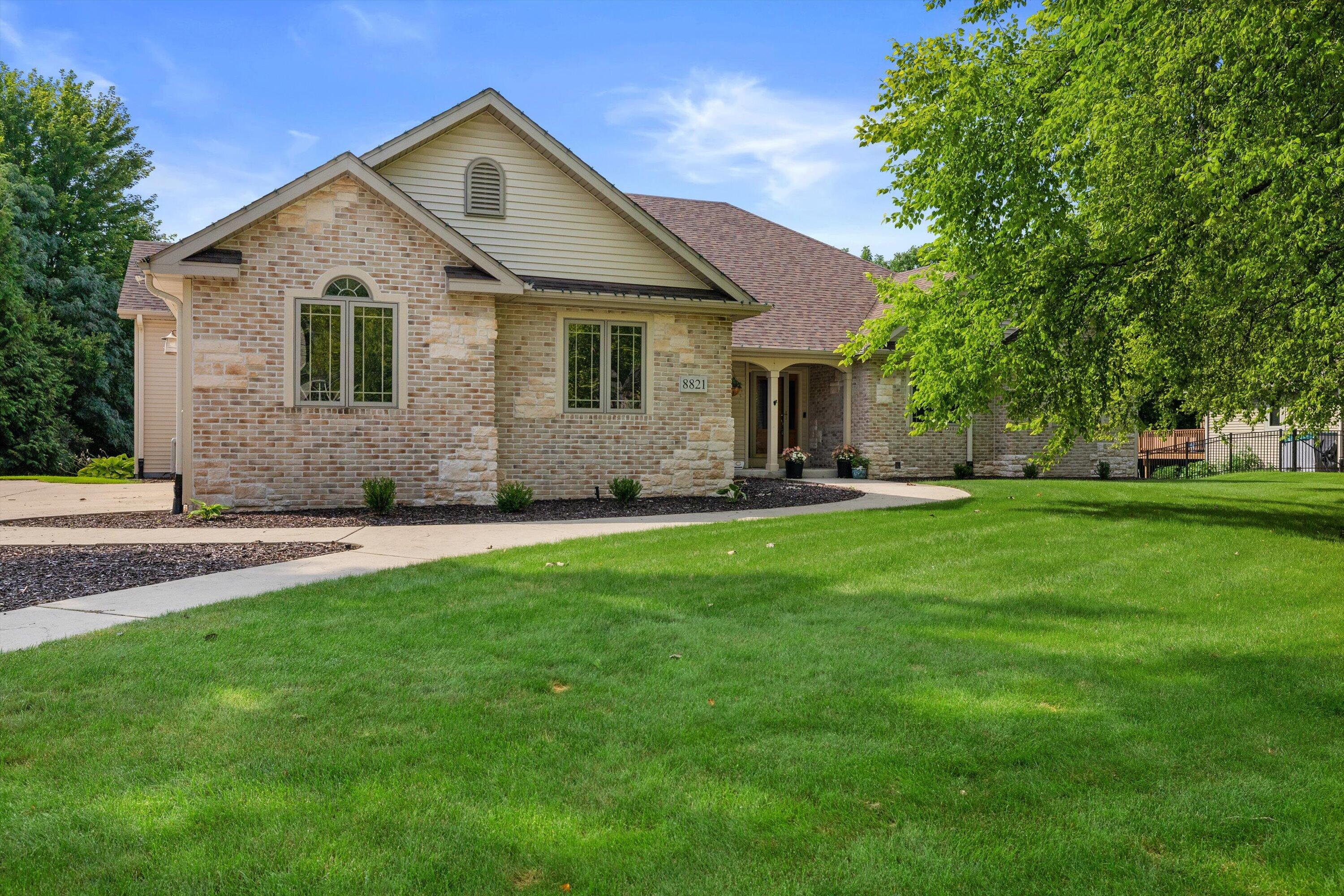 8821 Shadowood Trl — photo