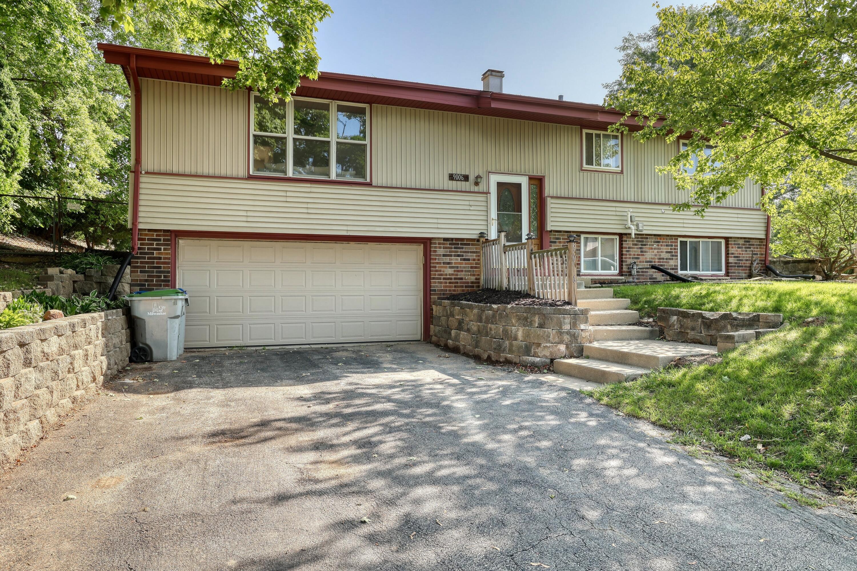 9006 W Cheyenne Ct — photo