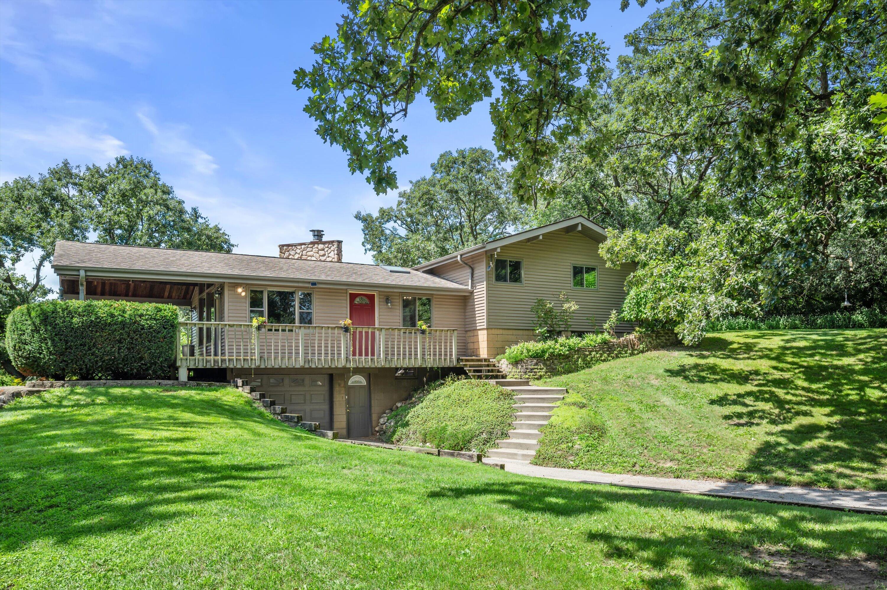 126 E Oak Crest Dr — photo