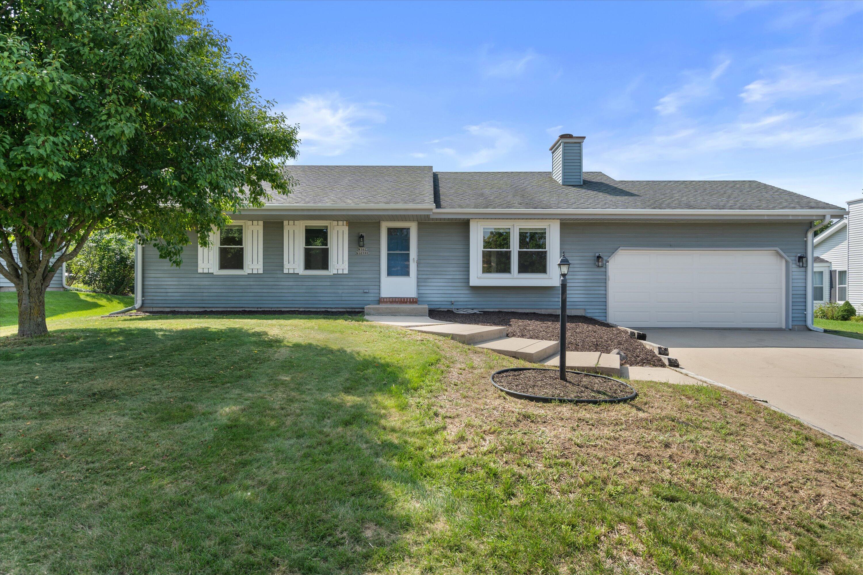 W162N10591 Auburn Ln — photo