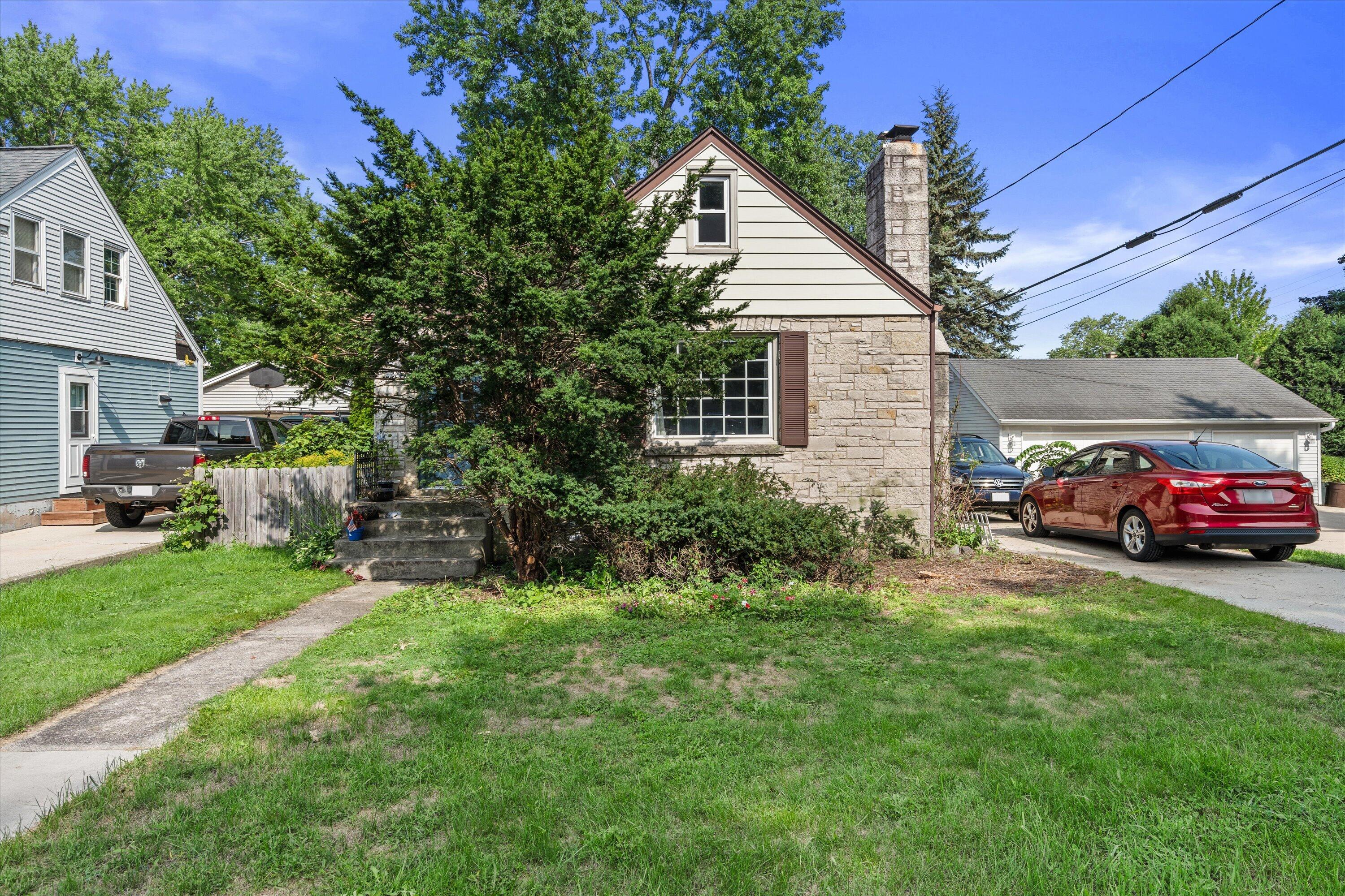 W168N9104 Falls Ave — photo