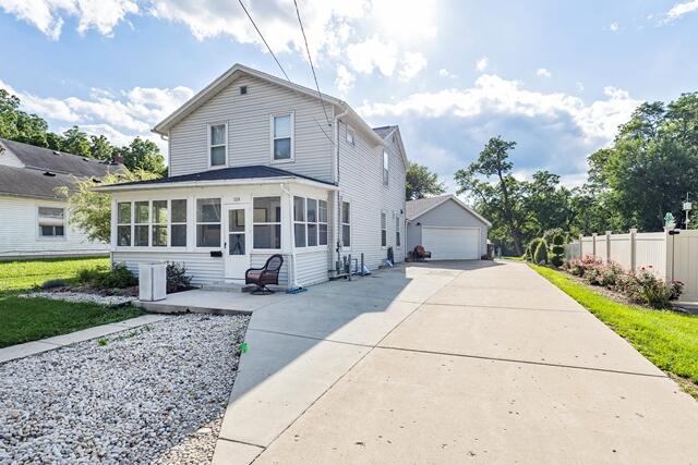 320 N Jefferson St — photo