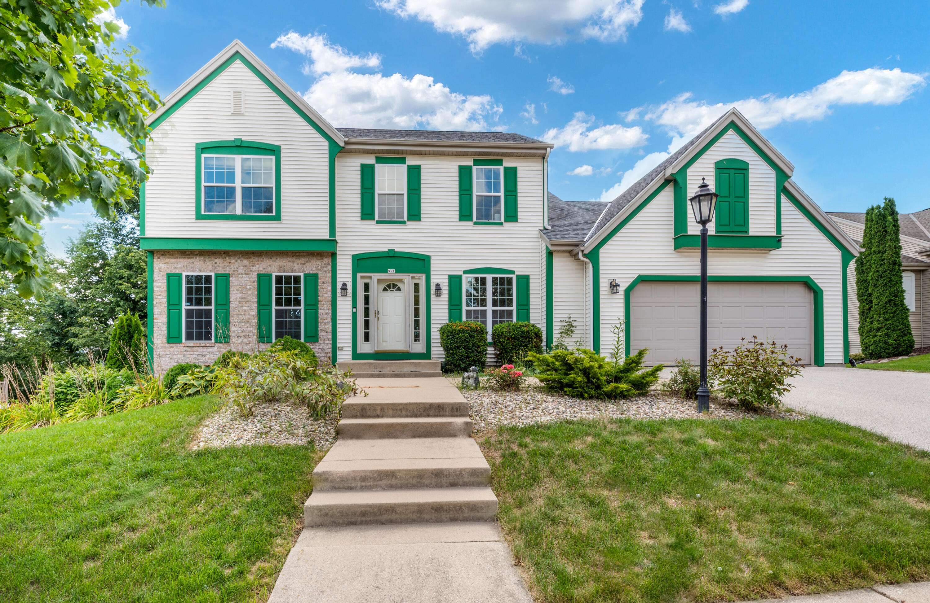 951 River Park Dr — photo