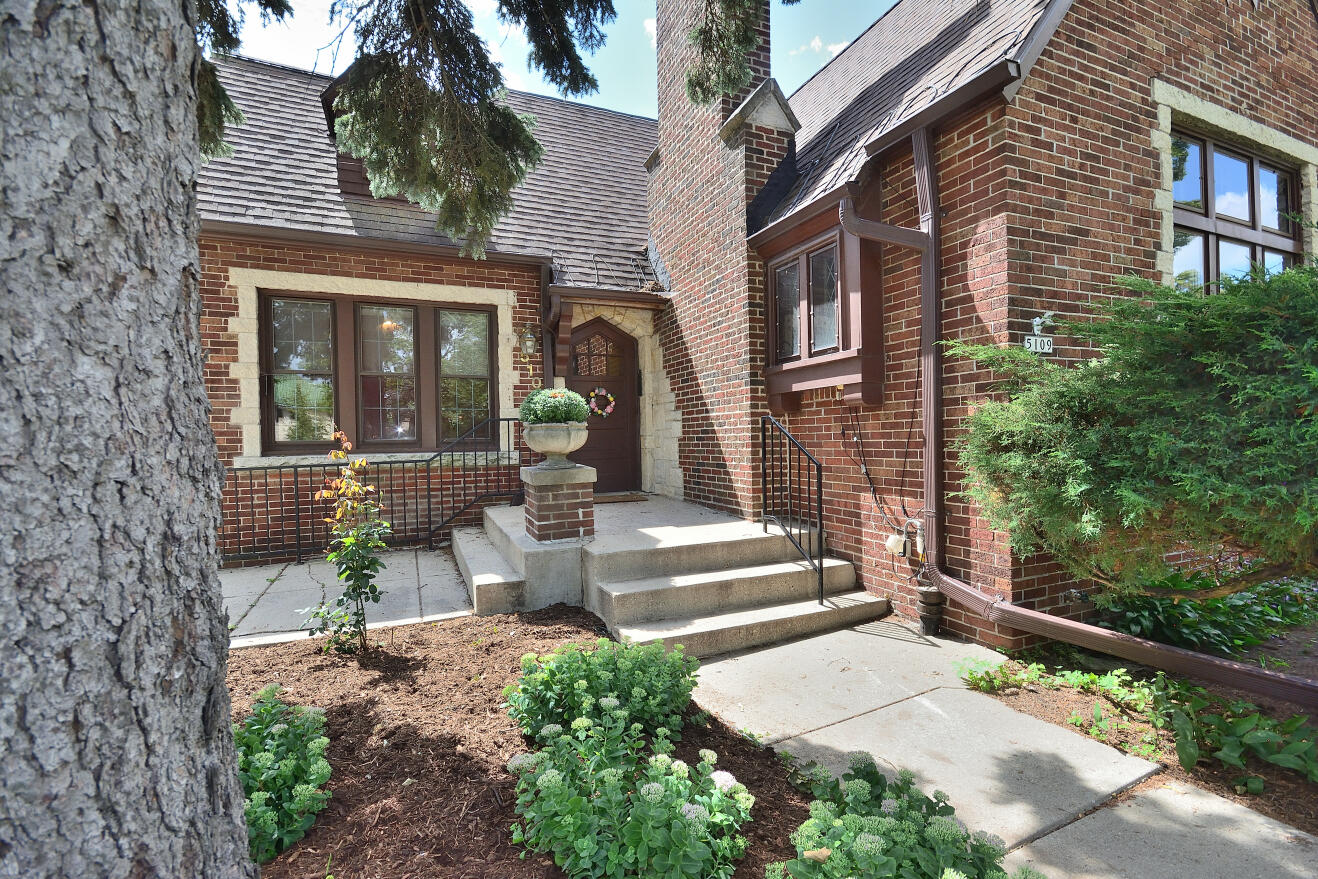 5109 W Washington Blvd — photo
