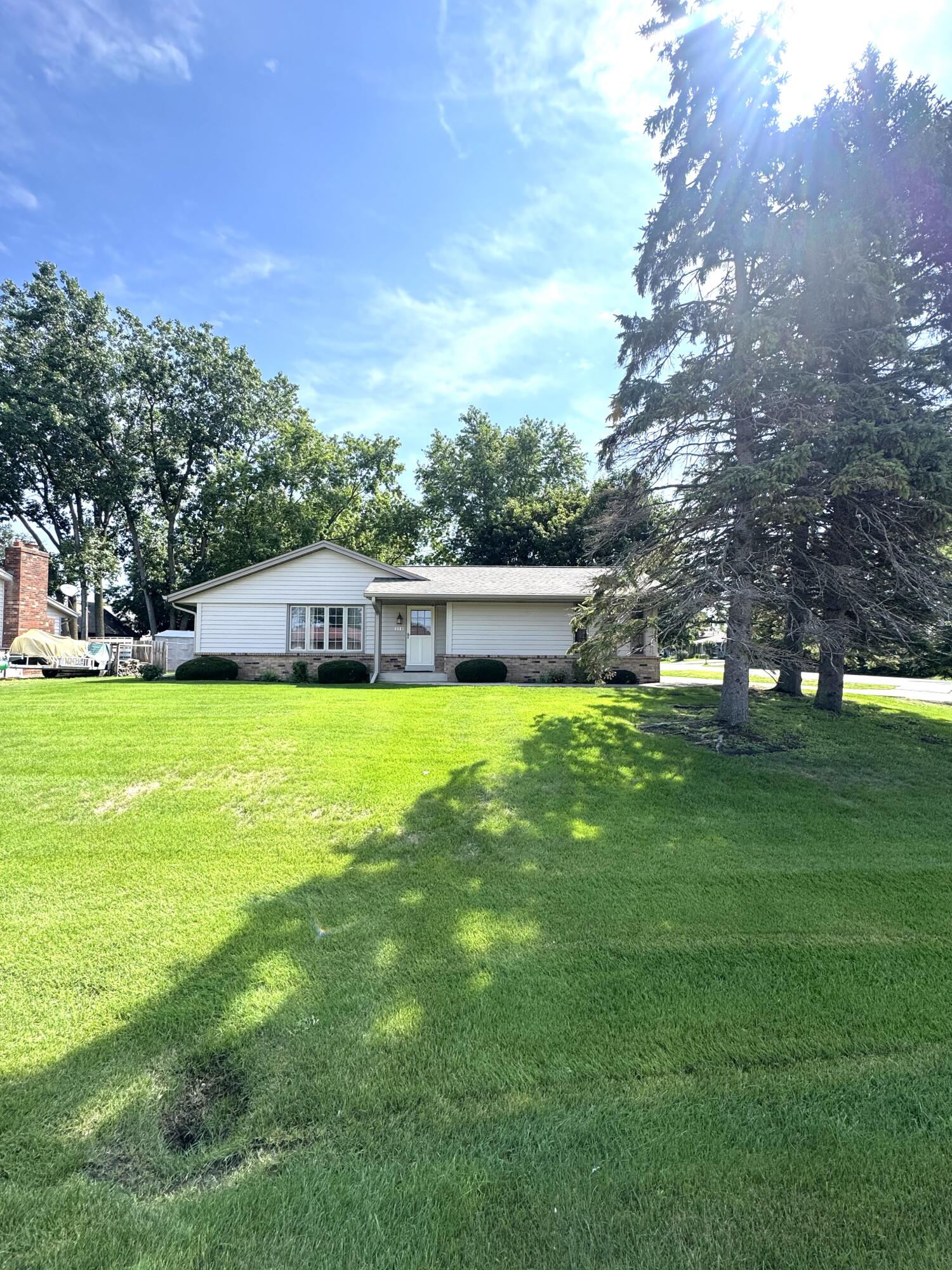 5527 N Meadows Dr — photo