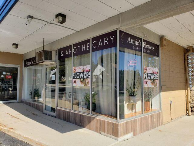 8822 W Lincoln Ave — photo