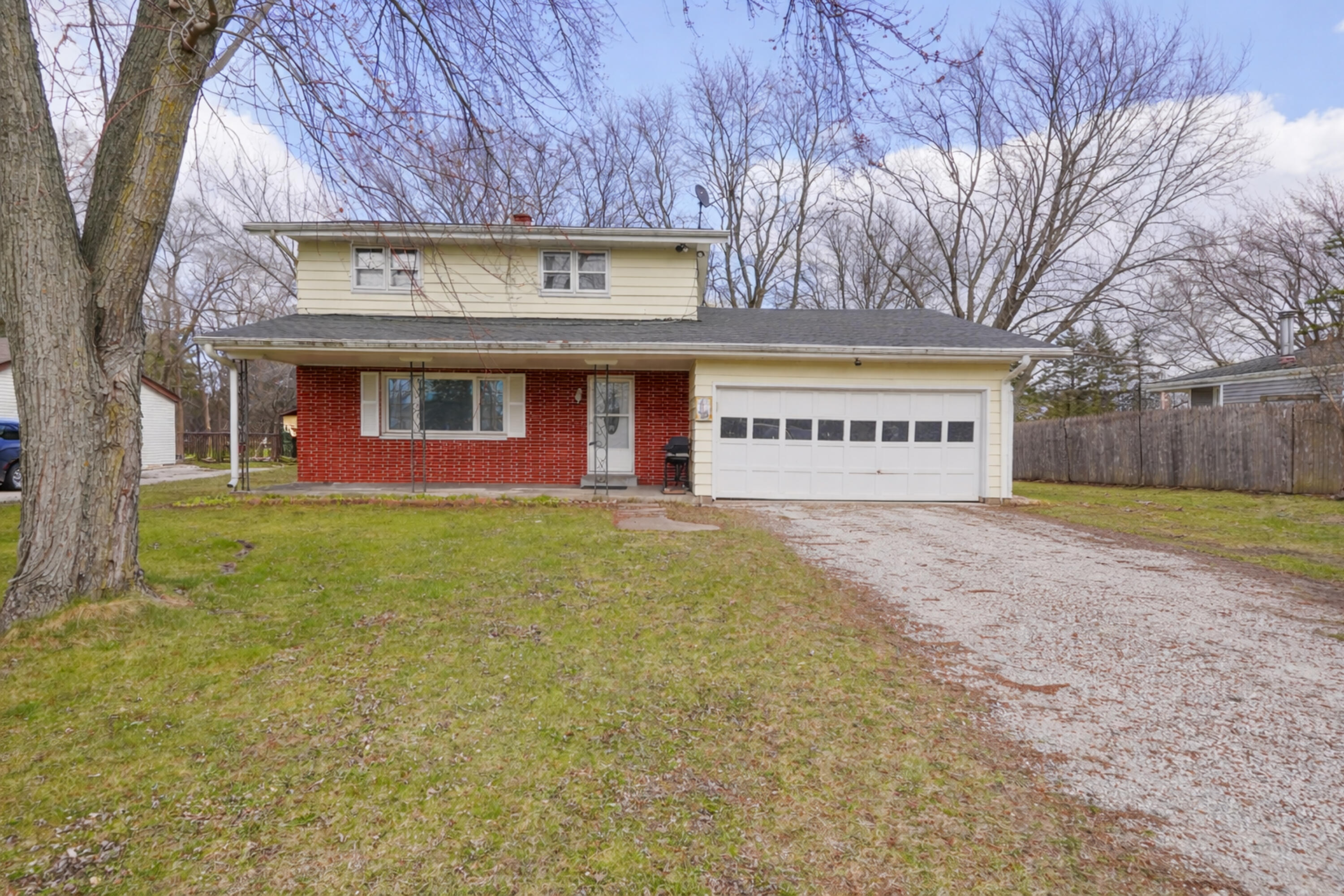 3749 Debby Ln — photo