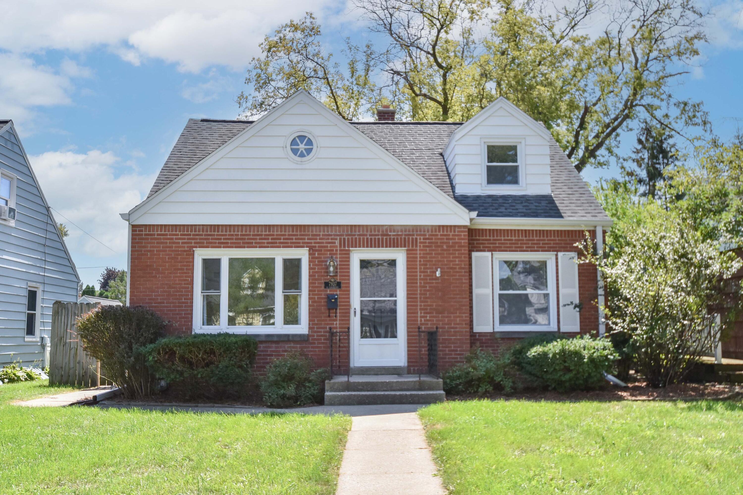 7937 W Townsend St — photo
