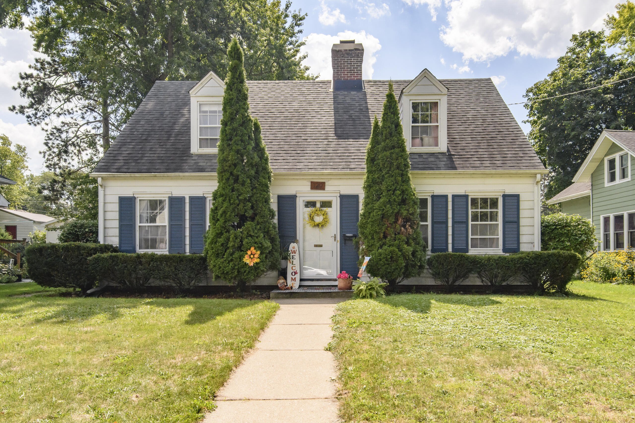 129 W Laflin Ave — photo