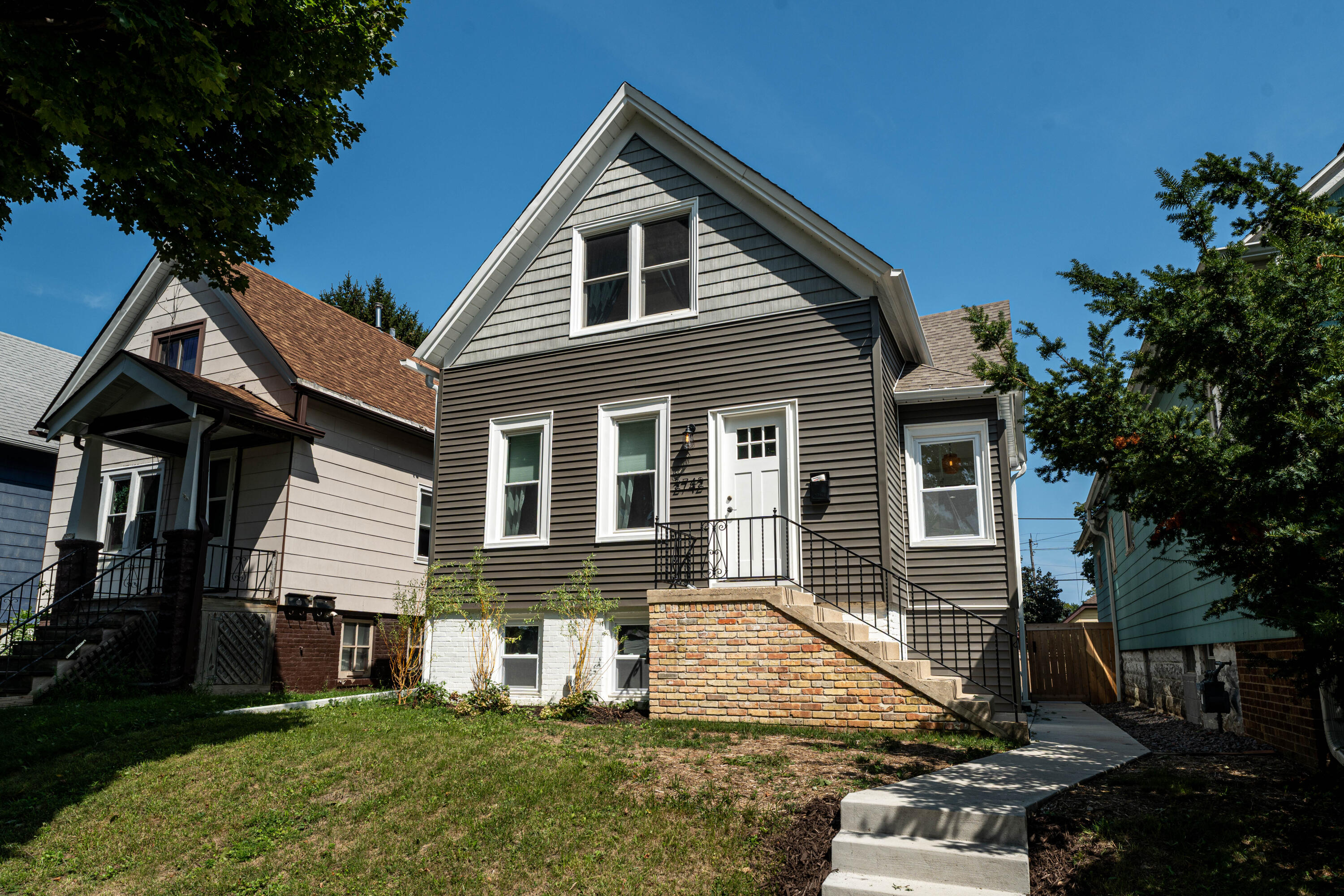 2742 S Greeley St — photo