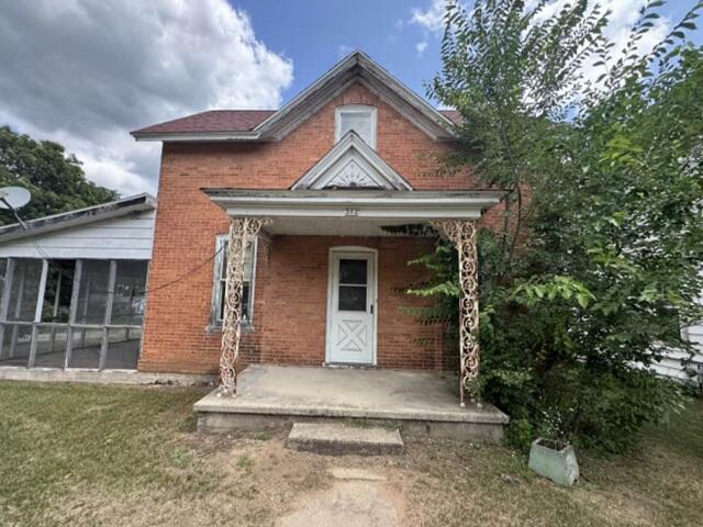 312 N Elm St — photo