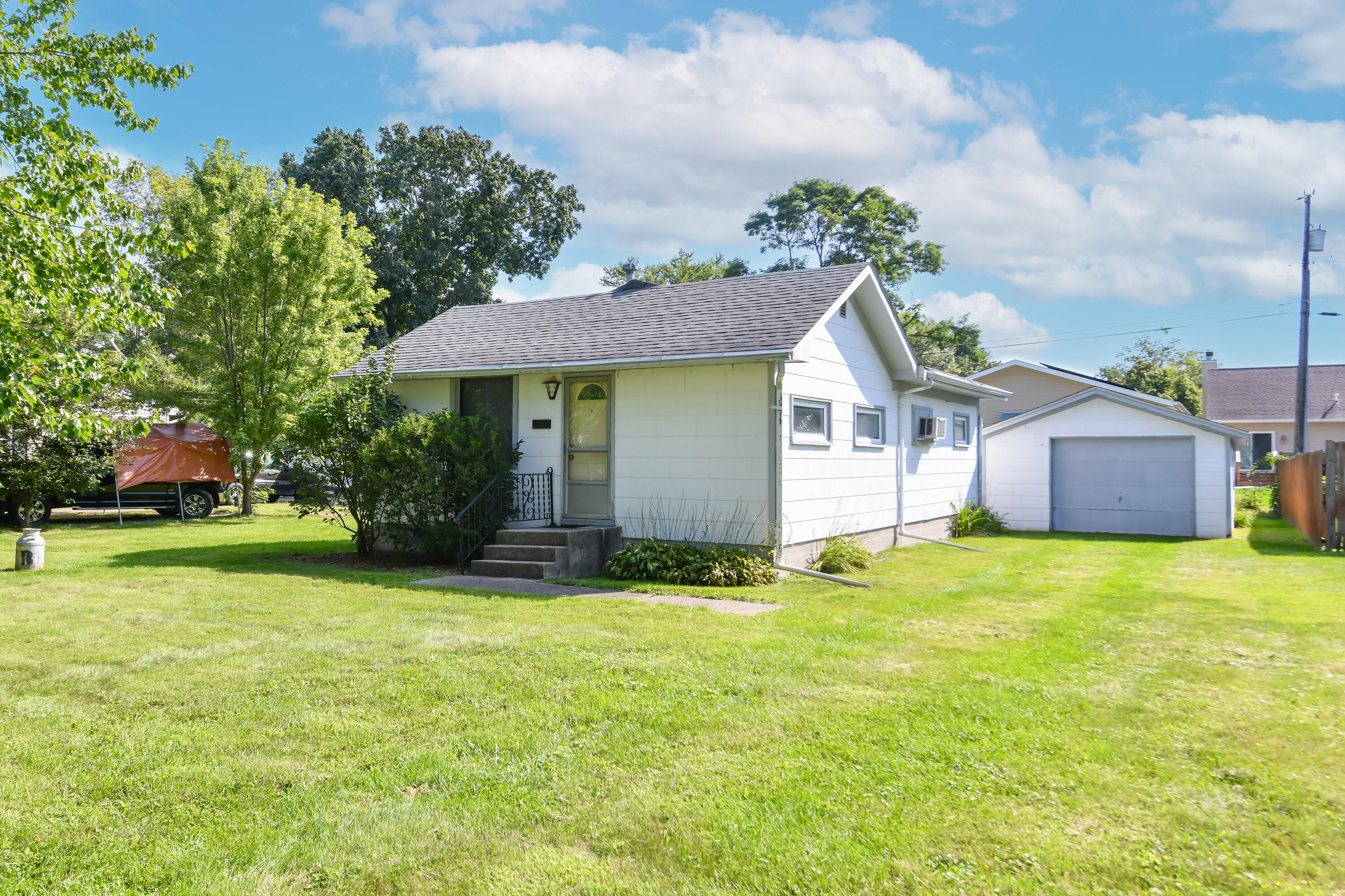 2812 Darlington St — photo