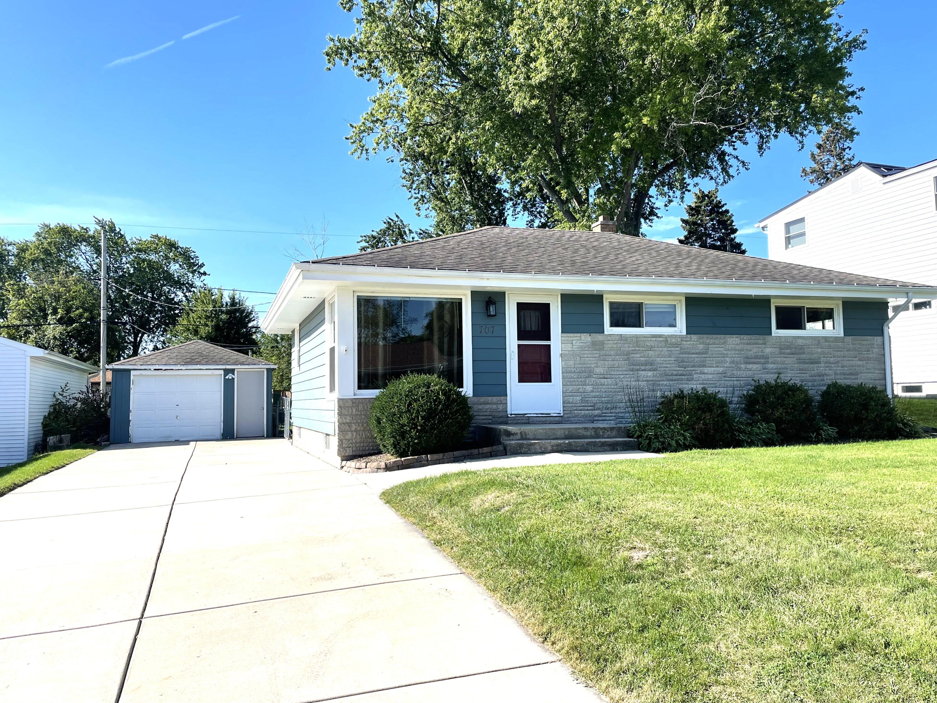 707 Lakeview Ave — photo