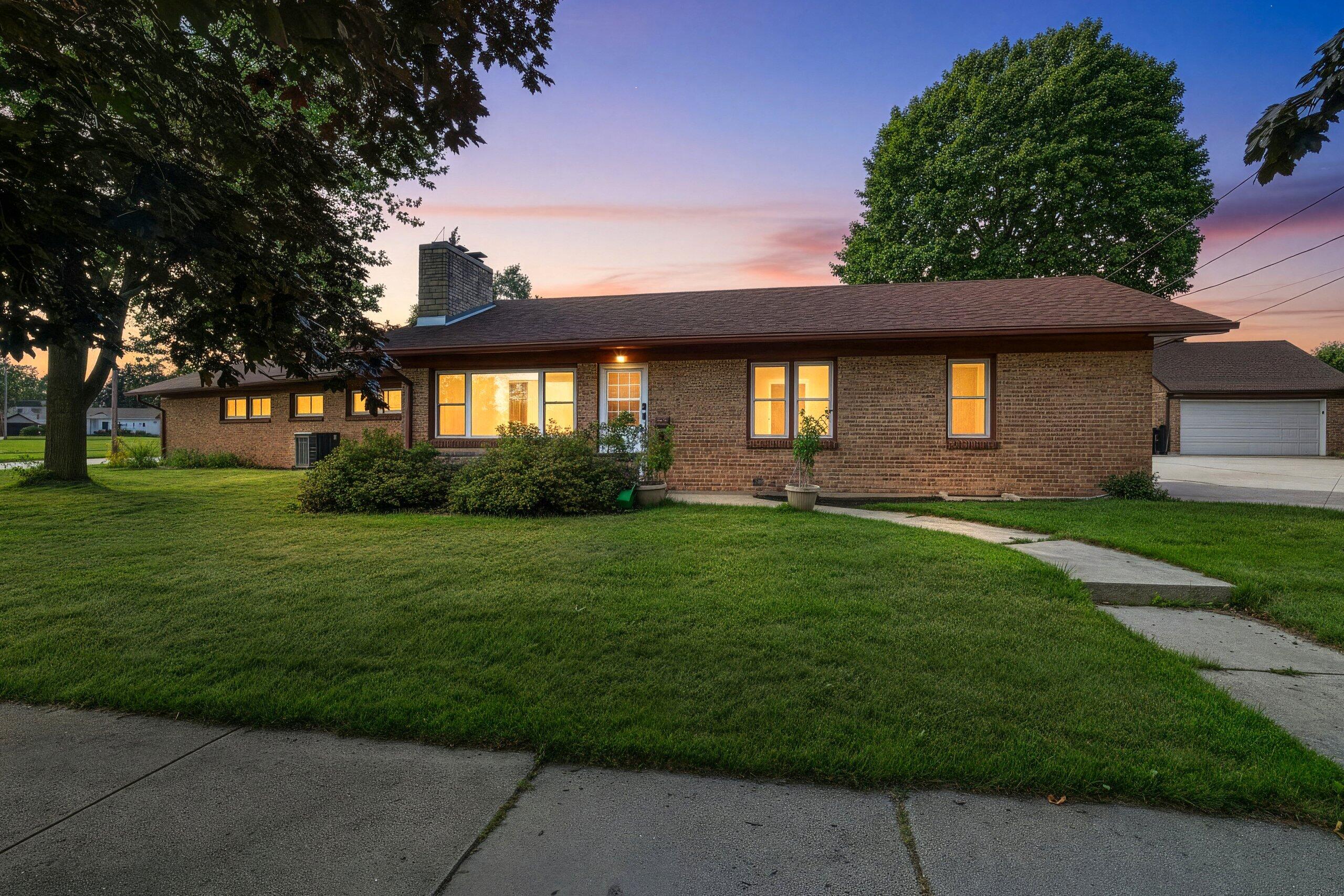 1310 Fairmont Ln — photo
