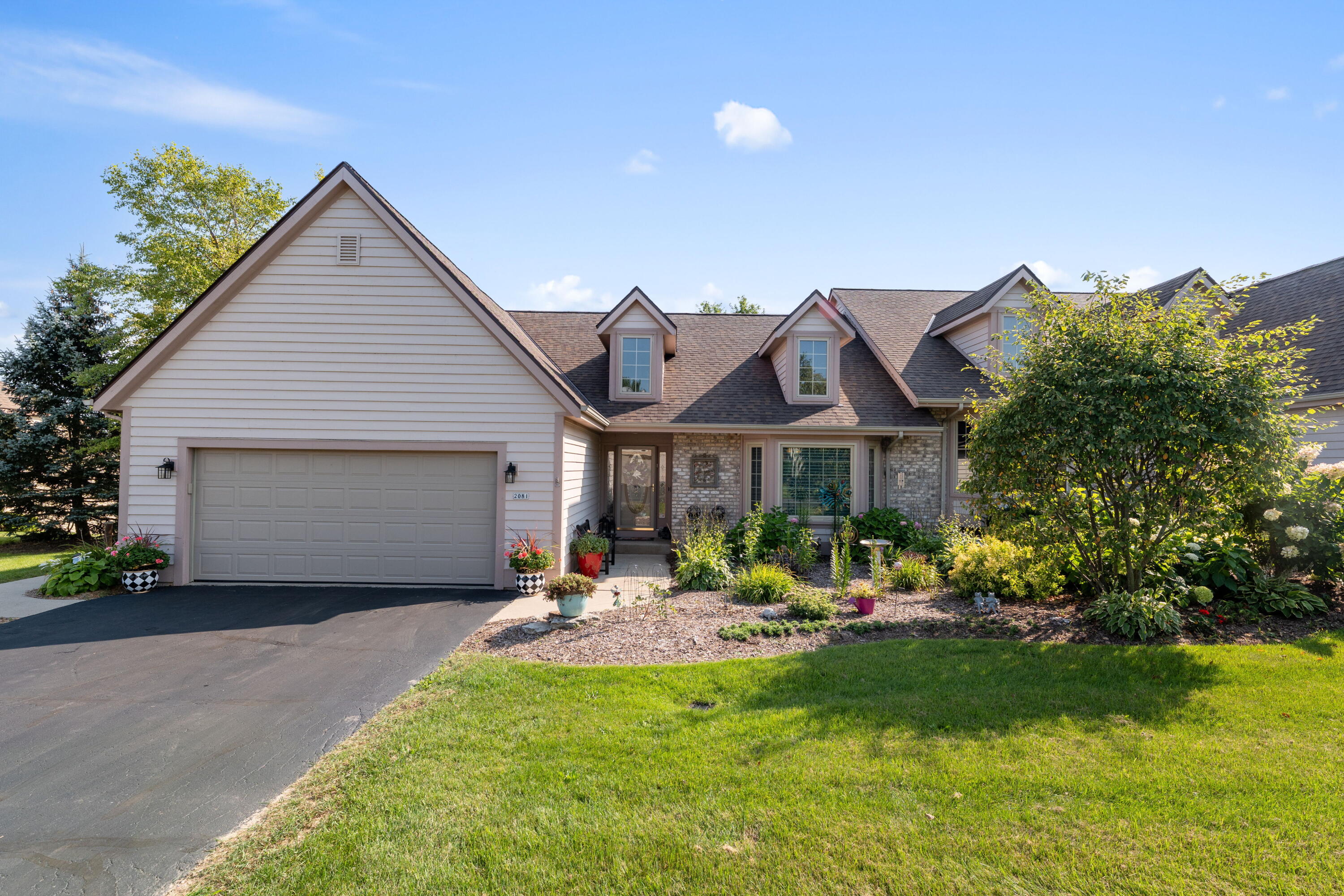 2081 Upper Ridge Rd, Port Washington, WI 53074 — photo 2