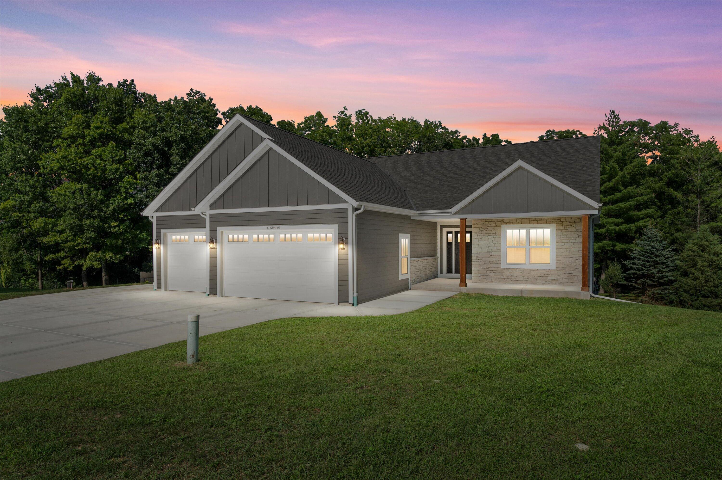 W332N4518 Grace Ct — photo