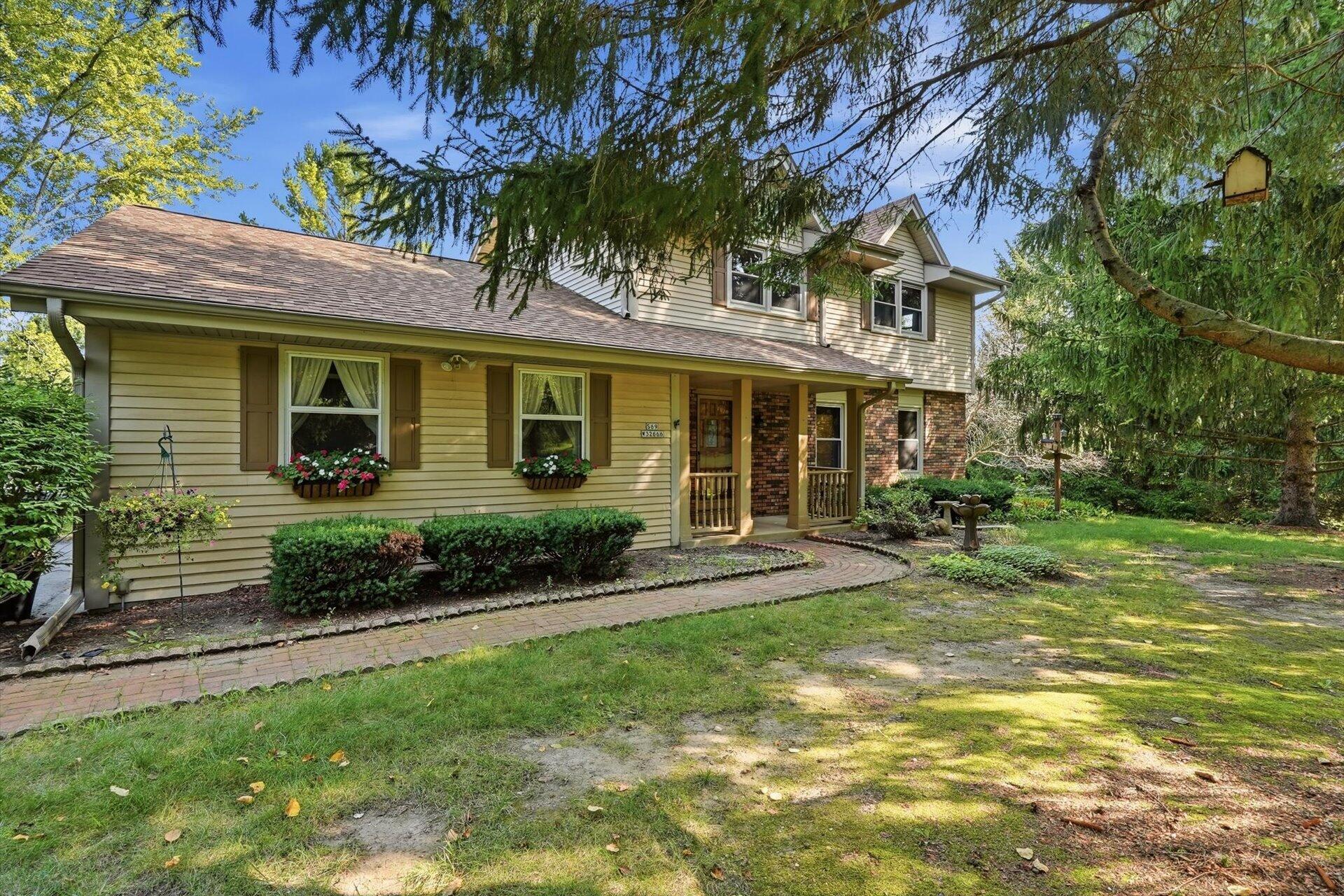 S69W32666 Westgate Dr — photo