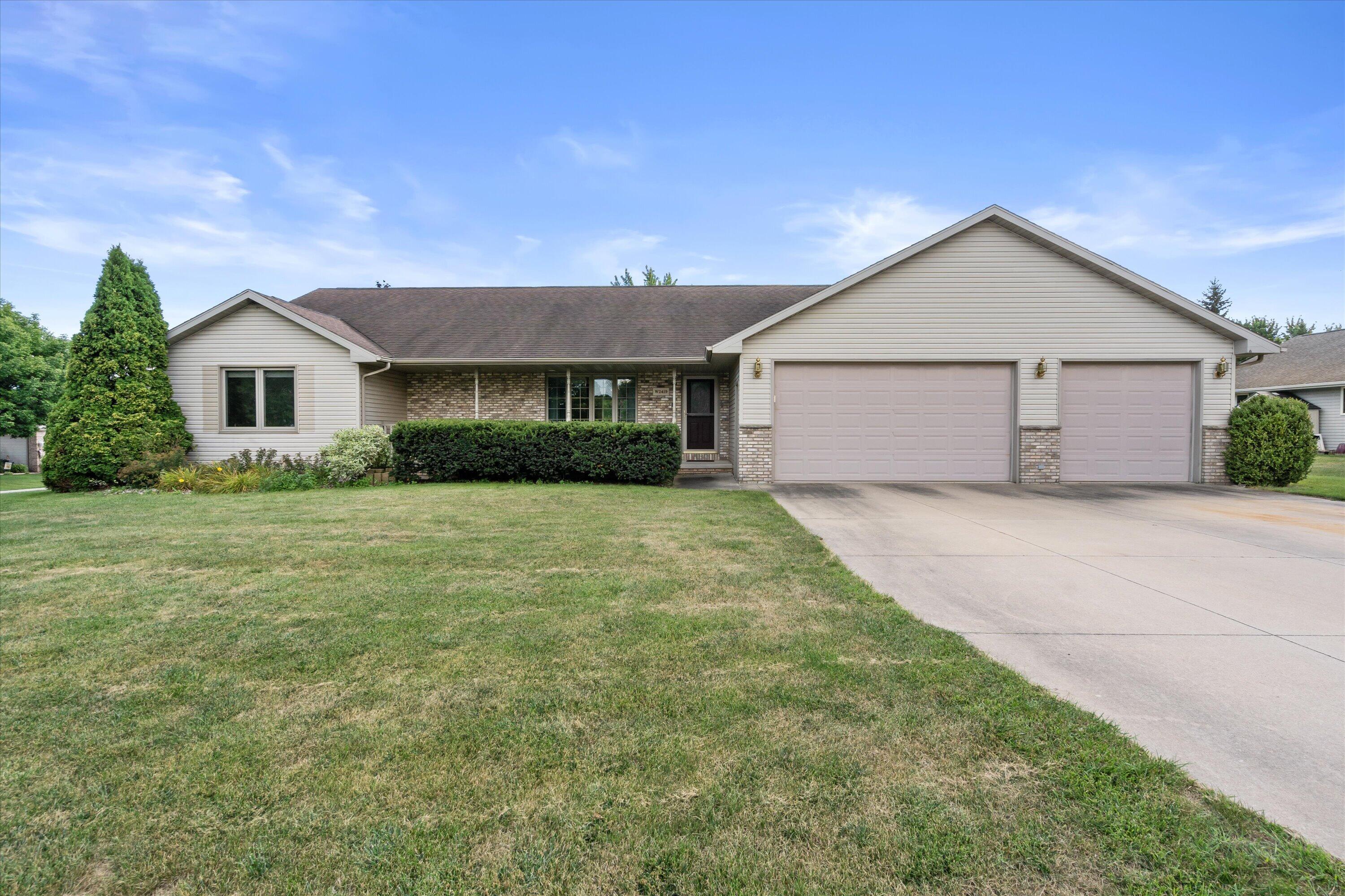 W2419 Falcon Ct — photo