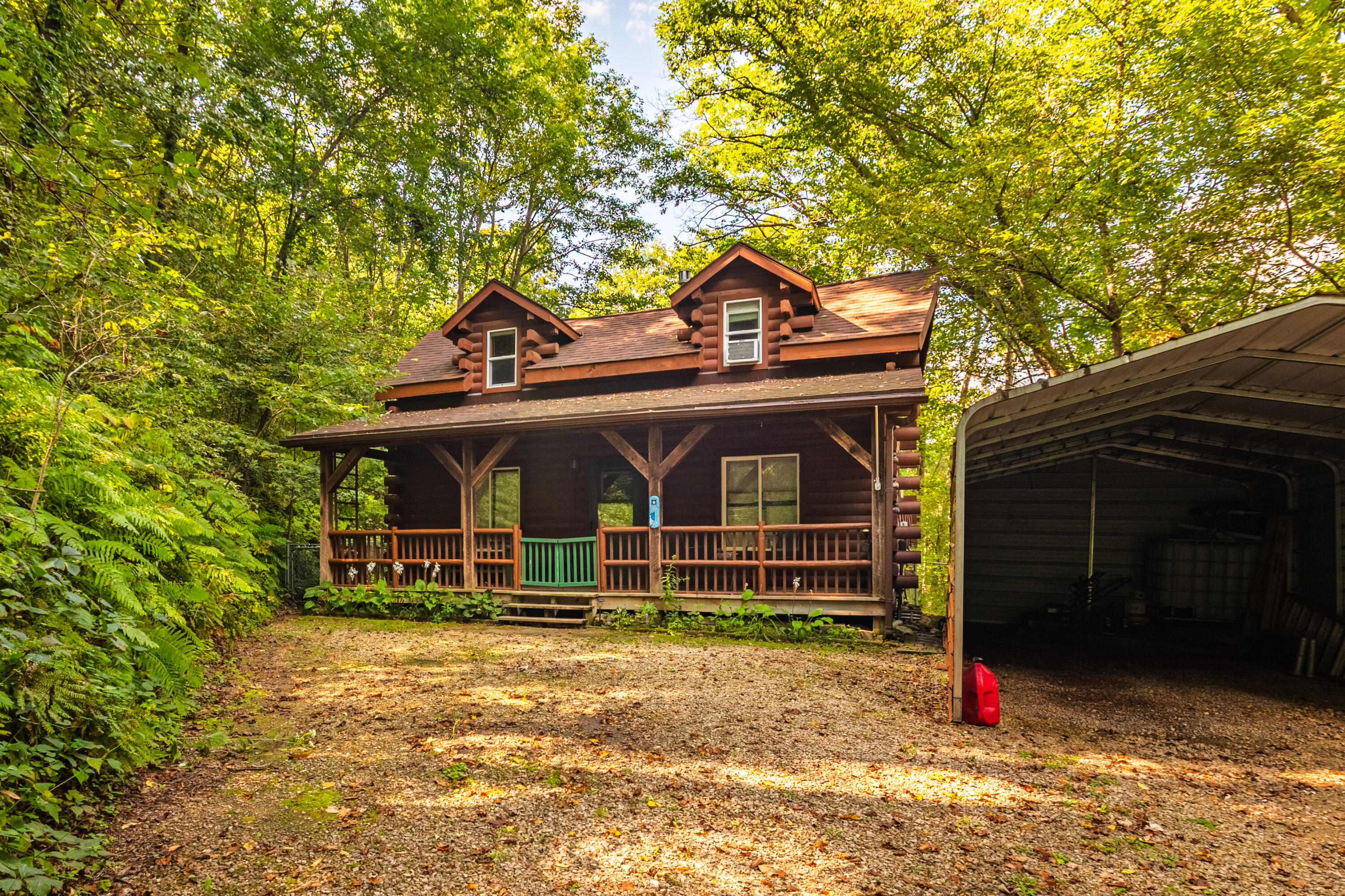 S5887 Oliver Rd — photo