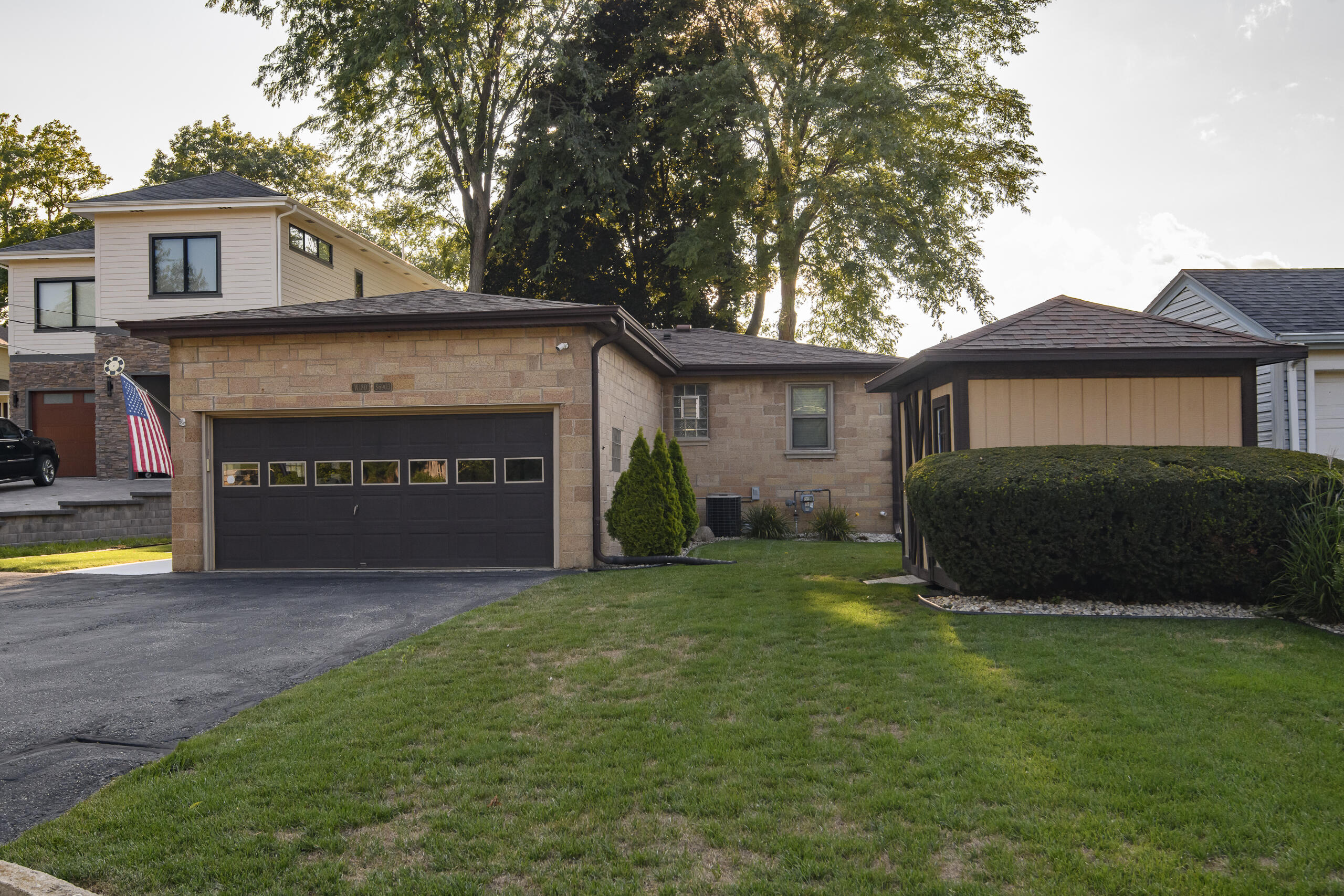 W180S6903 Muskego Dr — photo