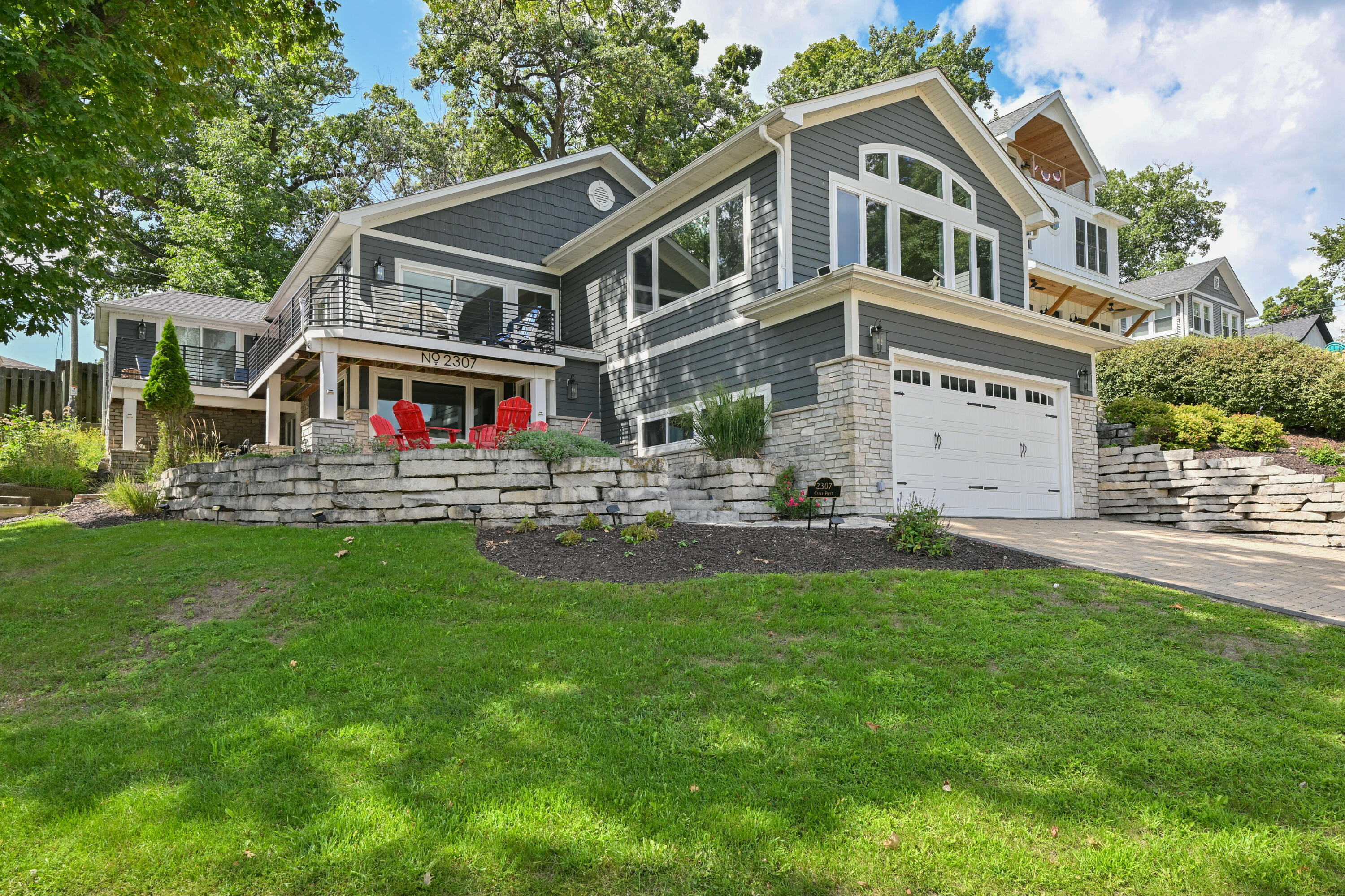 2307 Cedar Point Dr — photo