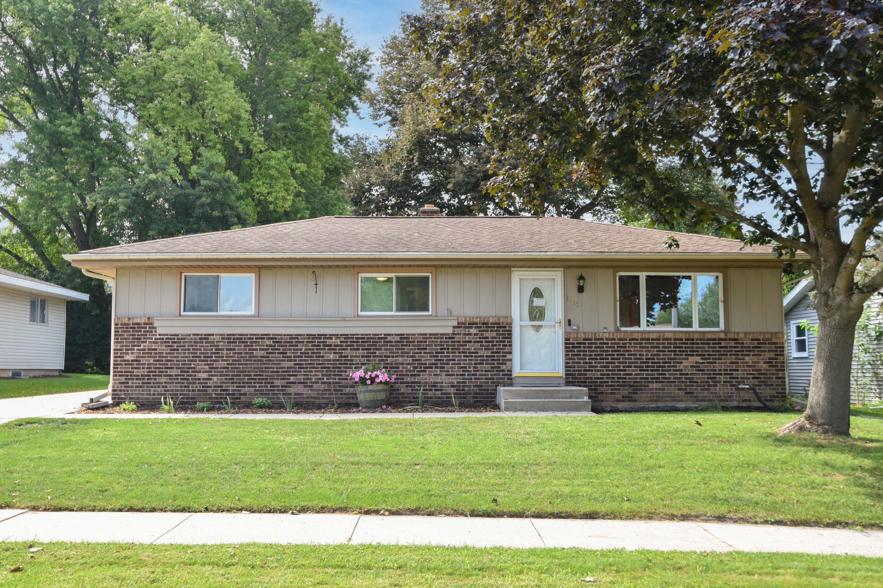 1417 Patricia Dr — photo