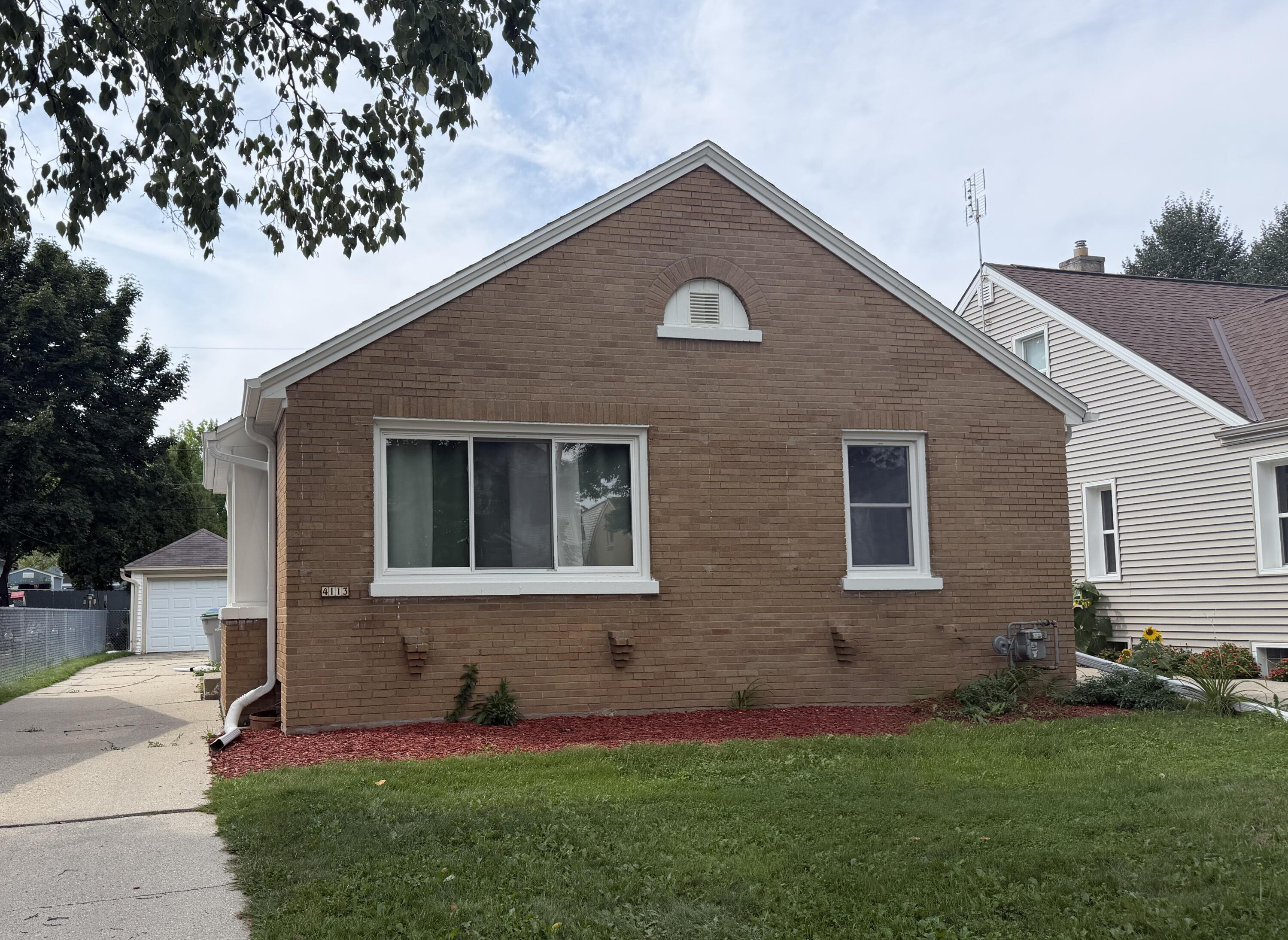 4113 S Austin St — photo