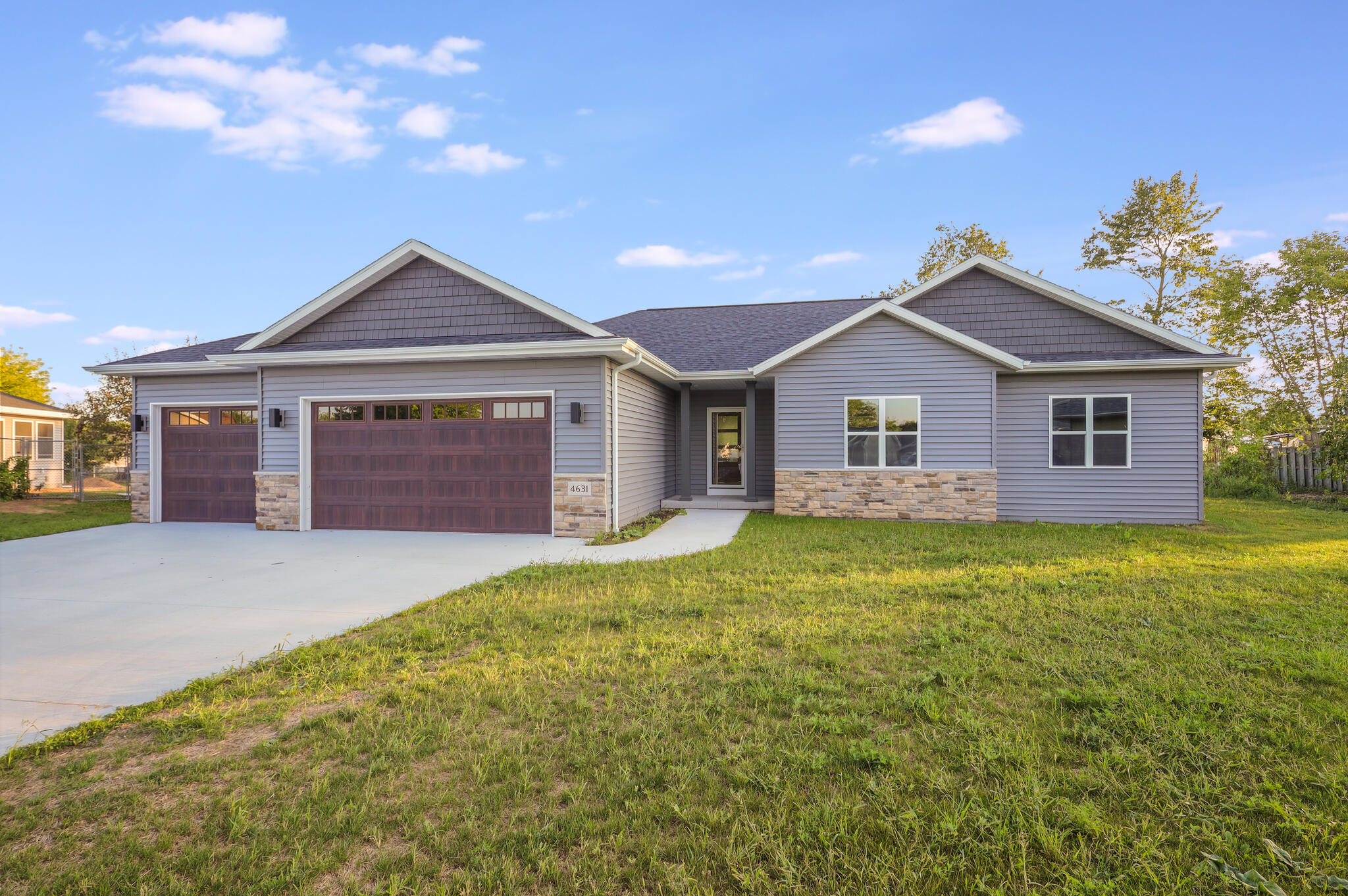 4631 Ridge Ct, Manitowoc, WI 54220 — photo 2