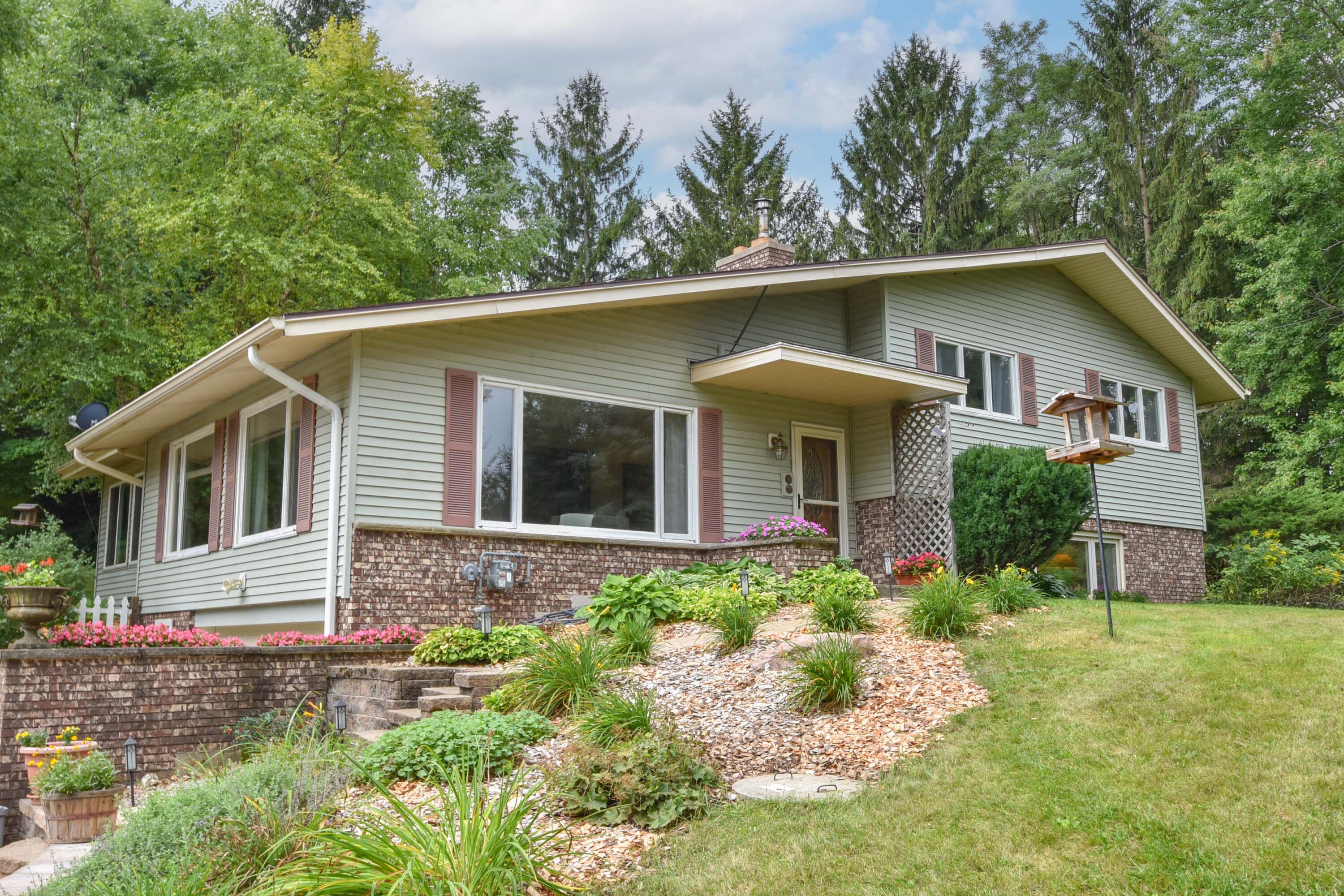 741 Decorah Rd — photo