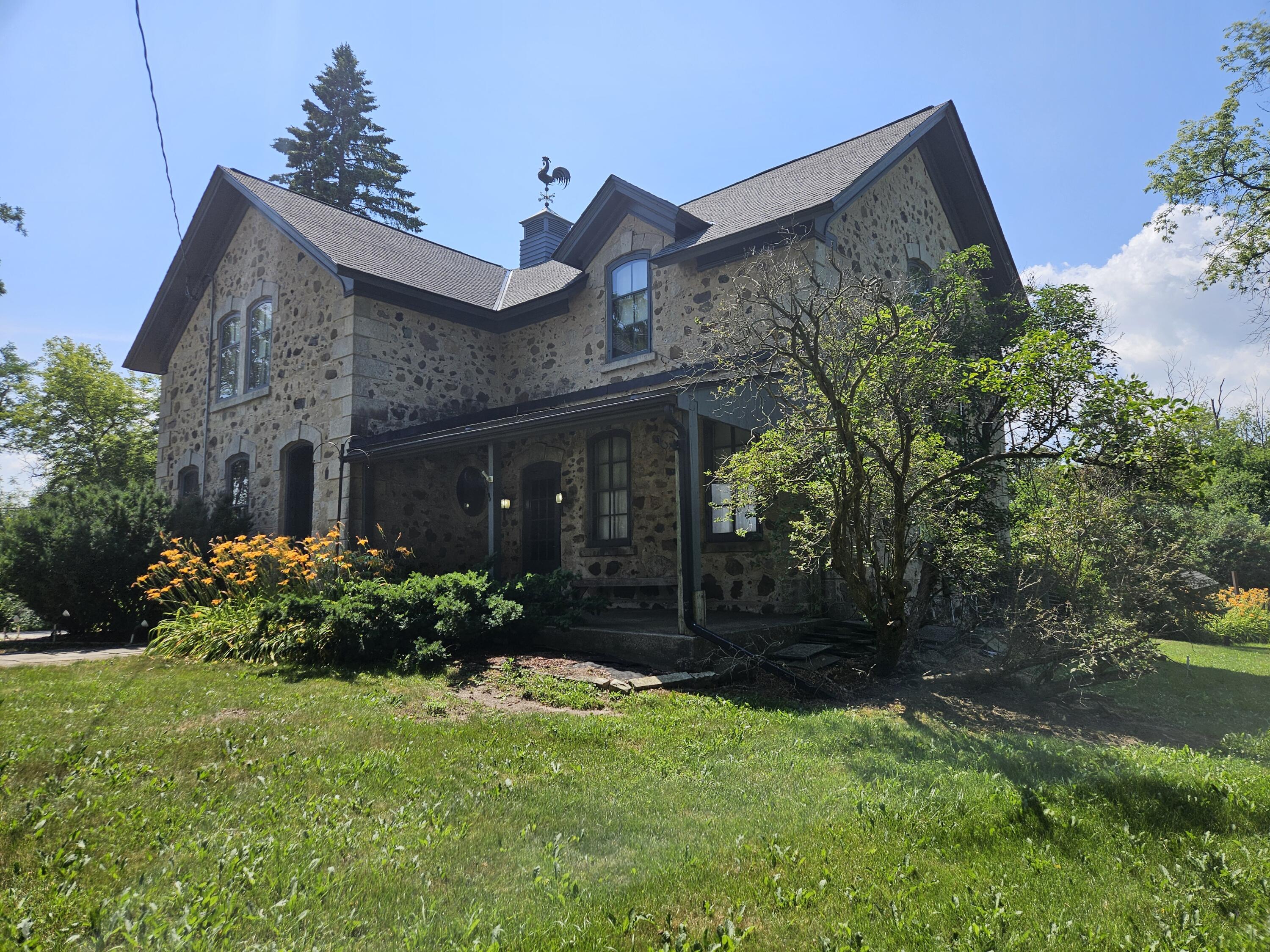 1867 Port Washington Rd — photo