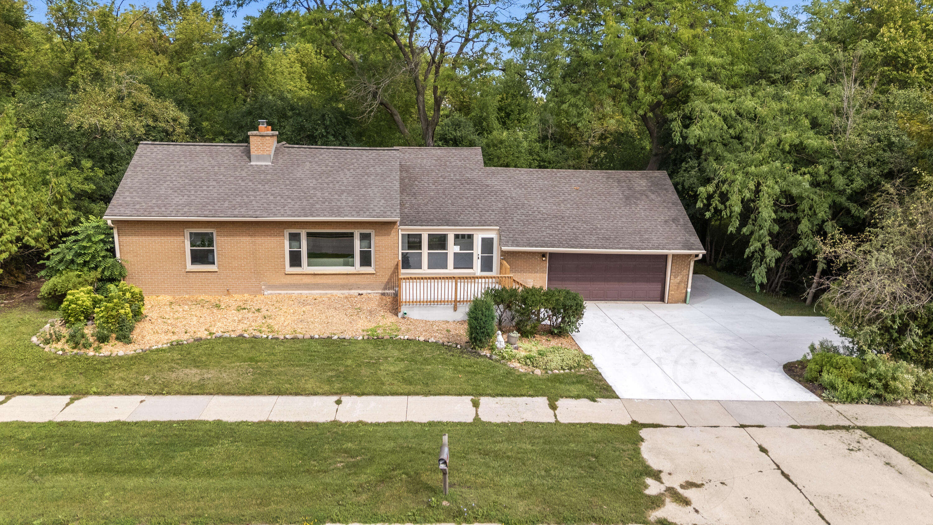 4418 W Mequon Rd — photo