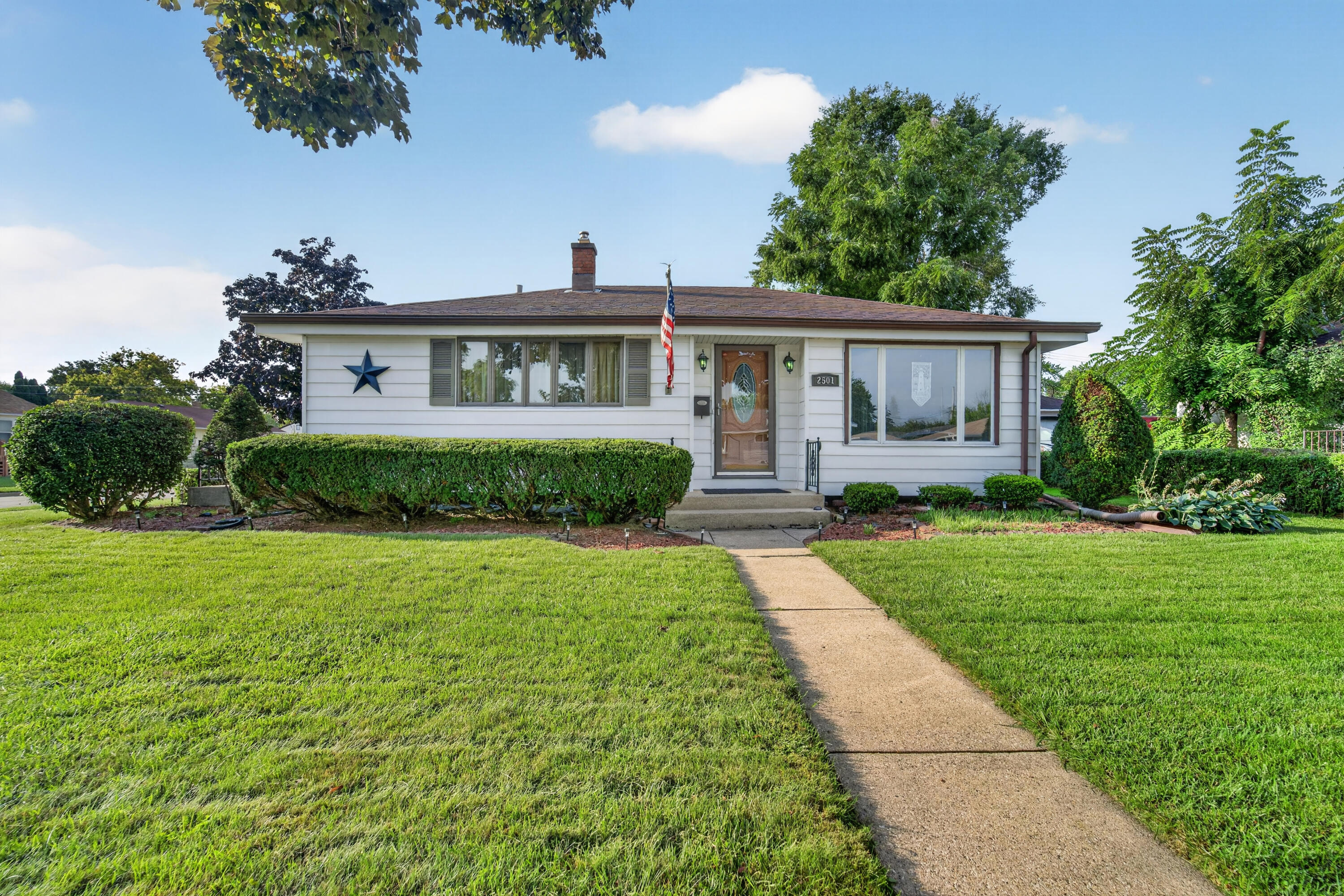 2501 Pinehurst Ave — photo