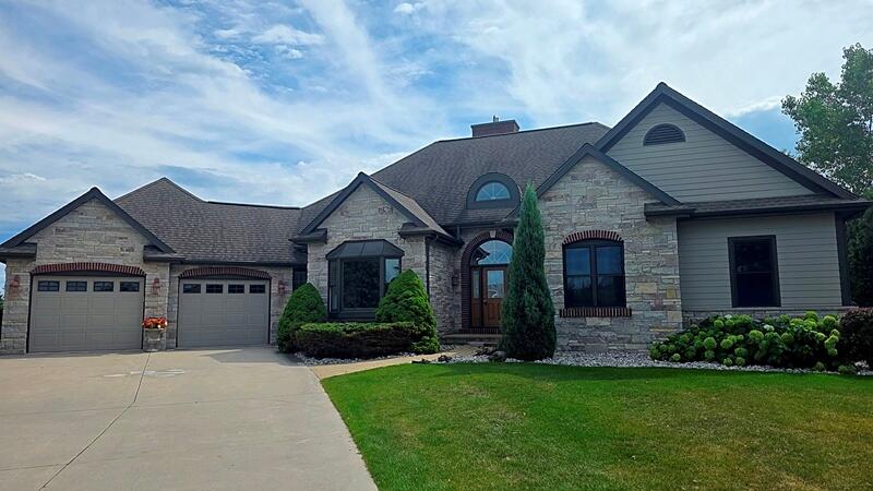 833 Clover Ct — photo