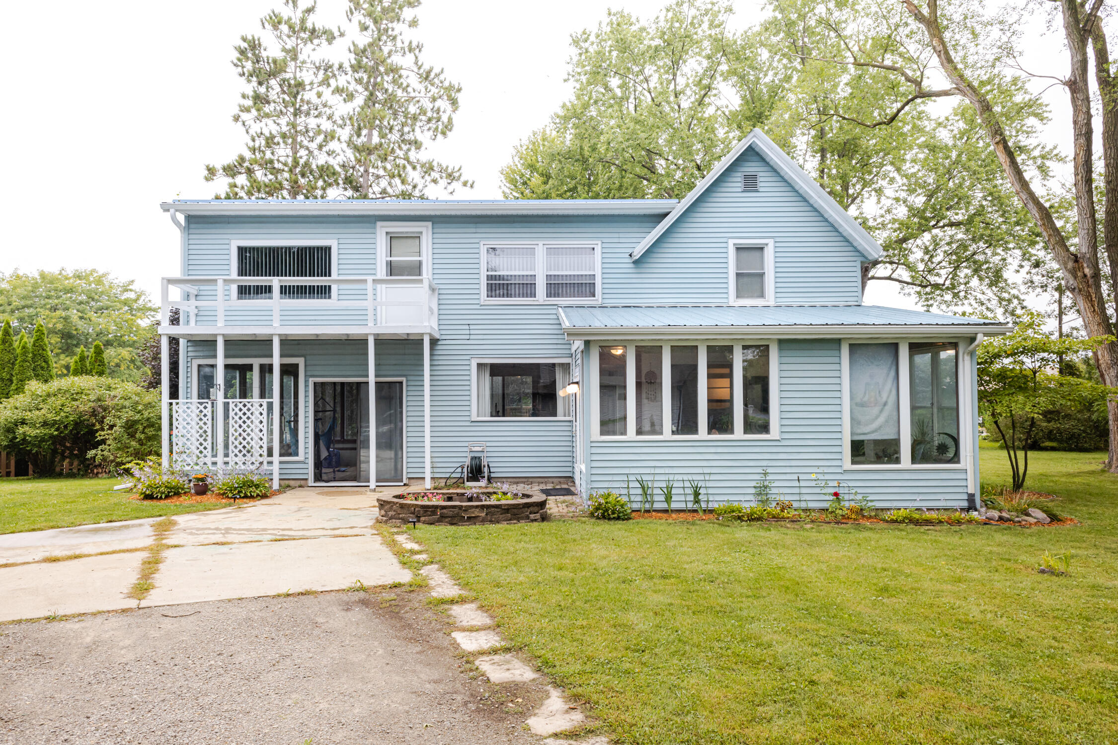 1577 East Gate Dr — photo