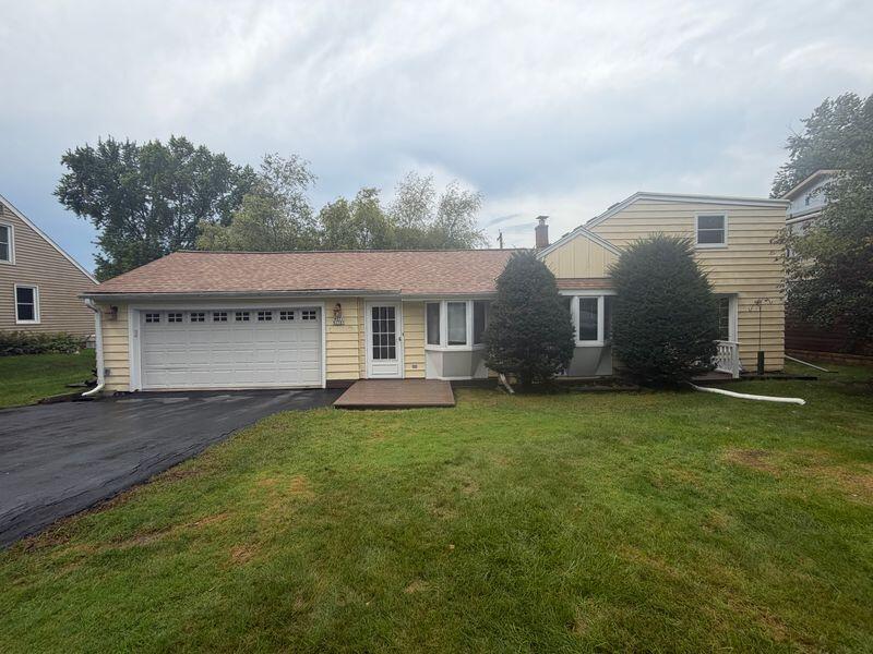W271N2585 Pear Tree Ln — photo